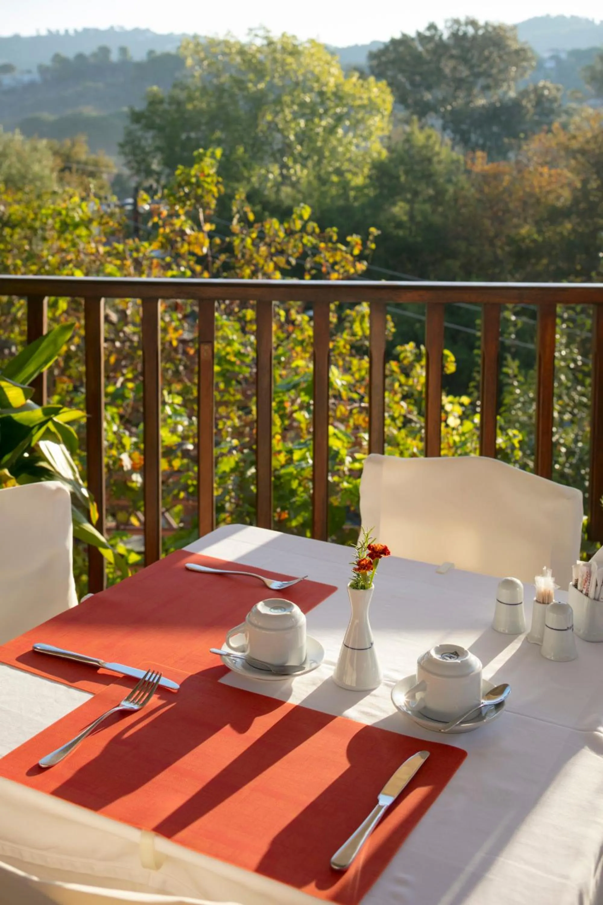 Restaurant/places to eat in Magic Hotel