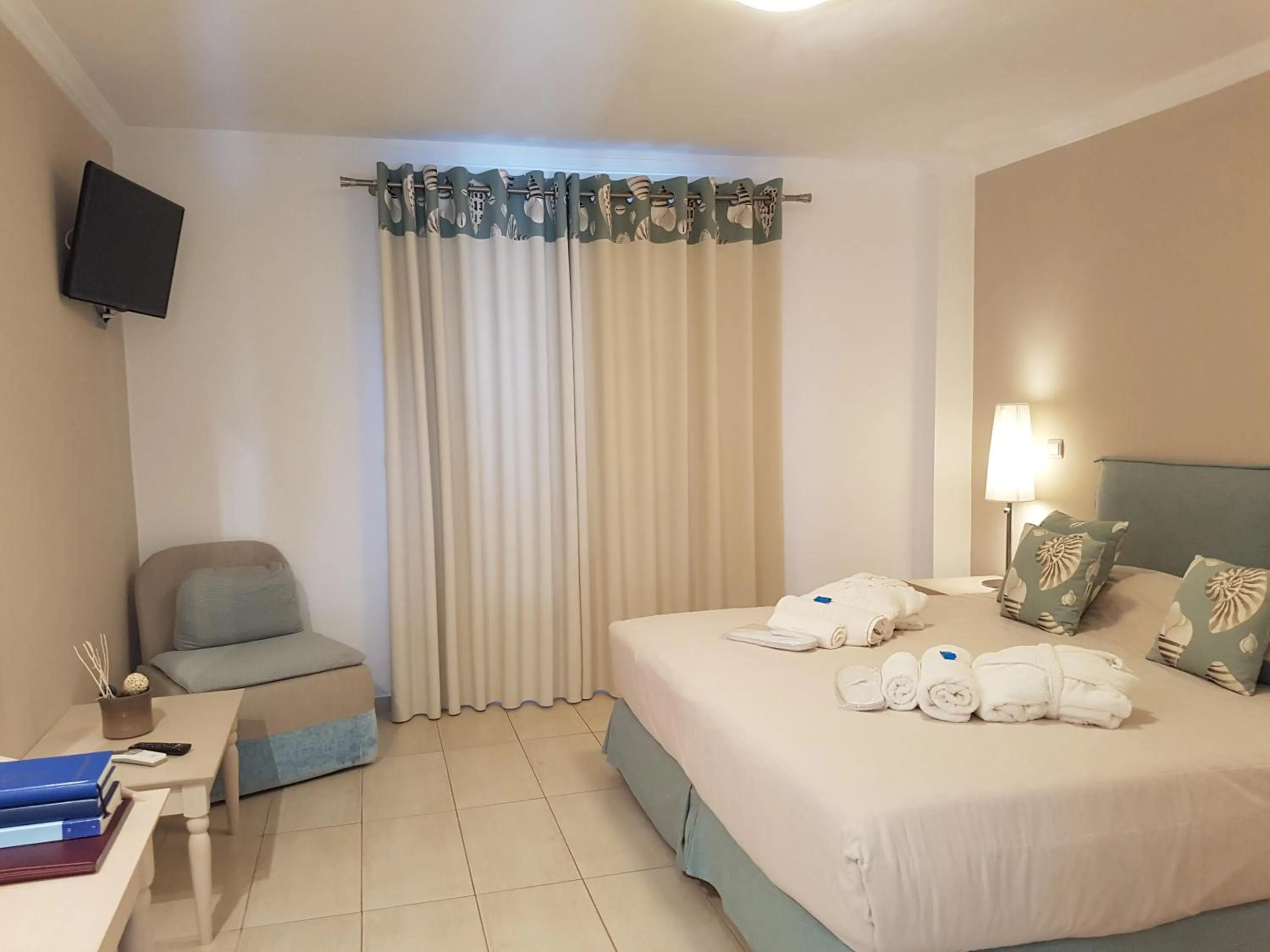 Bedroom, Bed in Magic Hotel