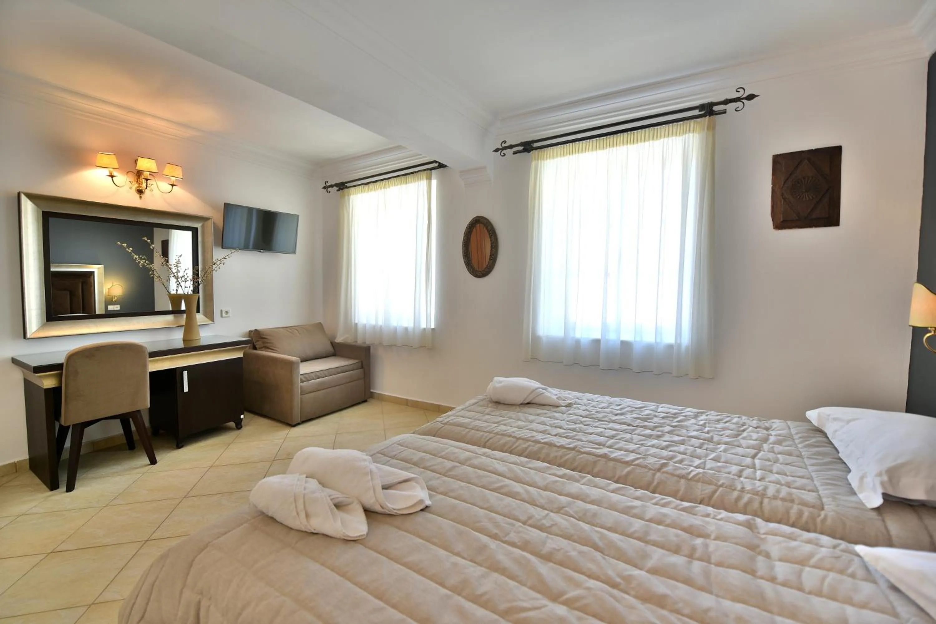 Bedroom, Bed in Mistral Hotel