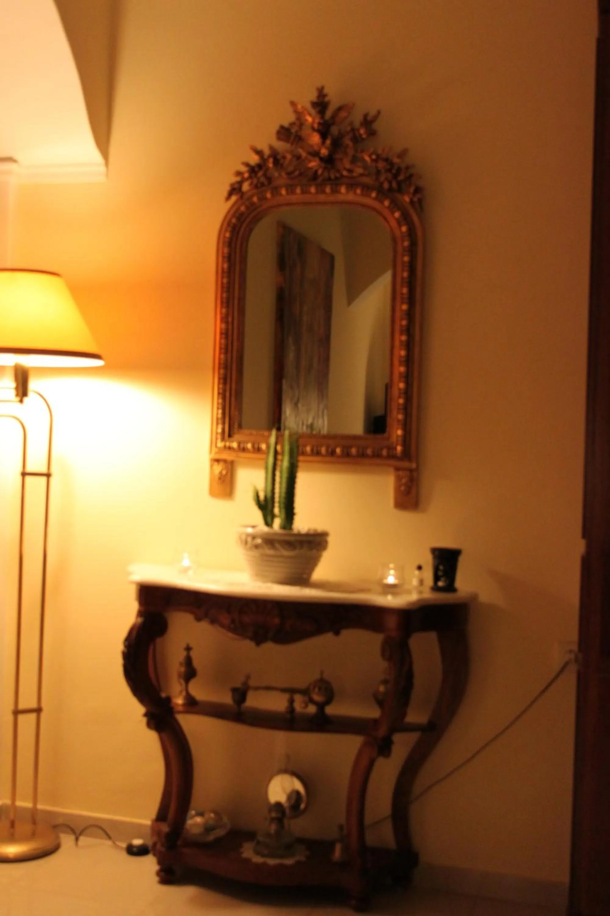 Decorative detail in Mistral Hotel