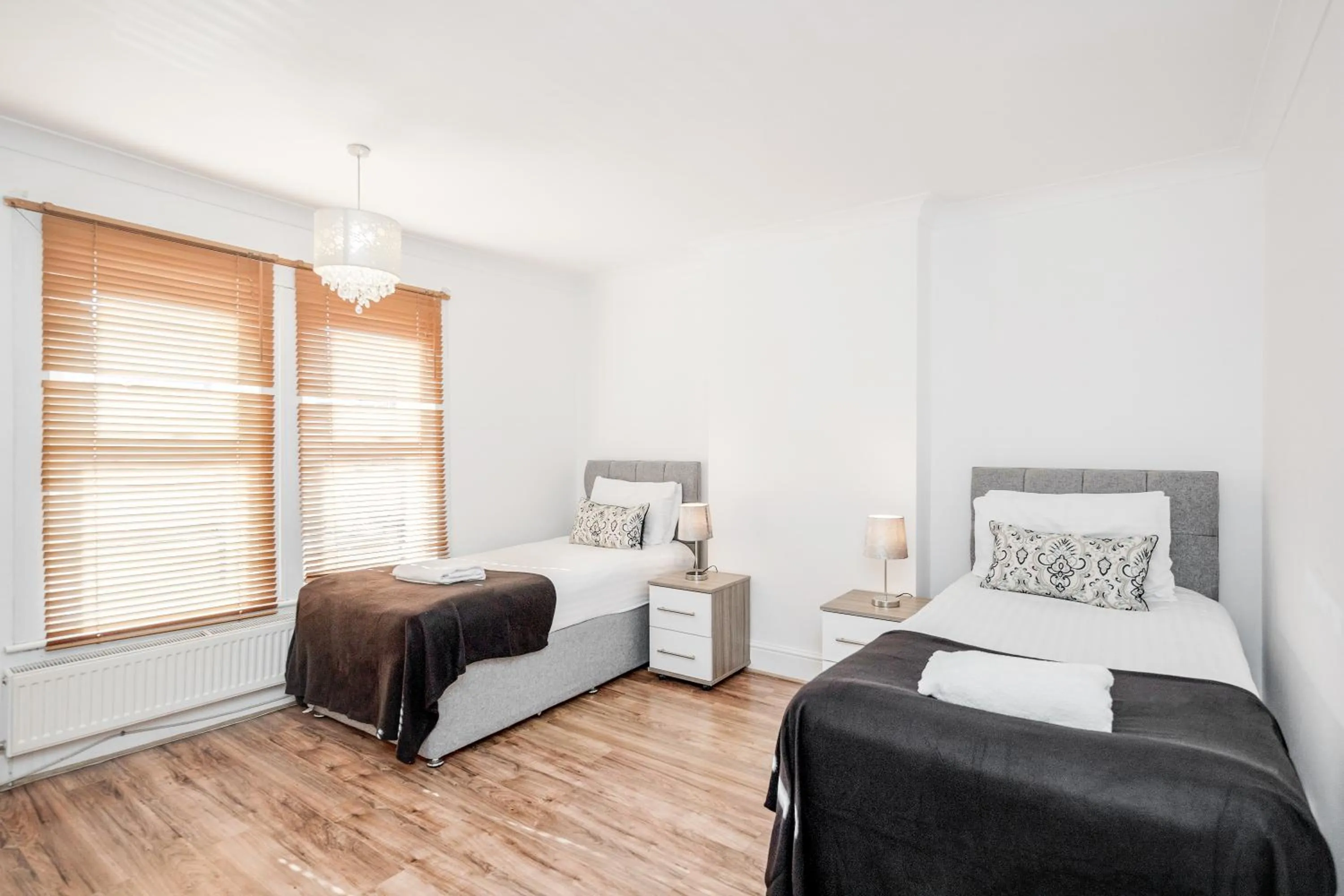 Photo of the whole room, Bed in 4 Bed House - Sleeps 8 - Garden - Parking - Wifi