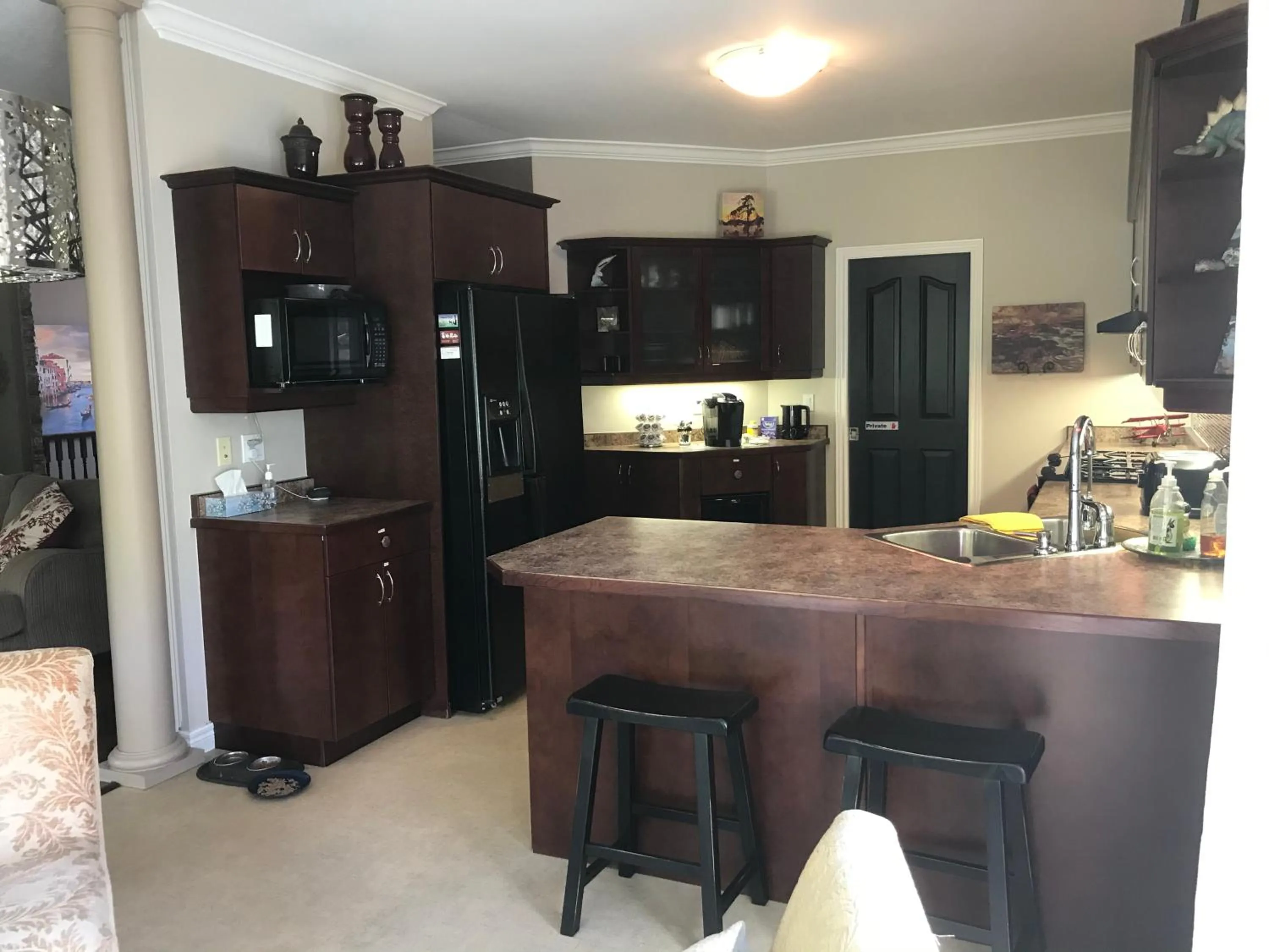 Kitchen or kitchenette in Cozy Luxury on the Thames in Ontario!