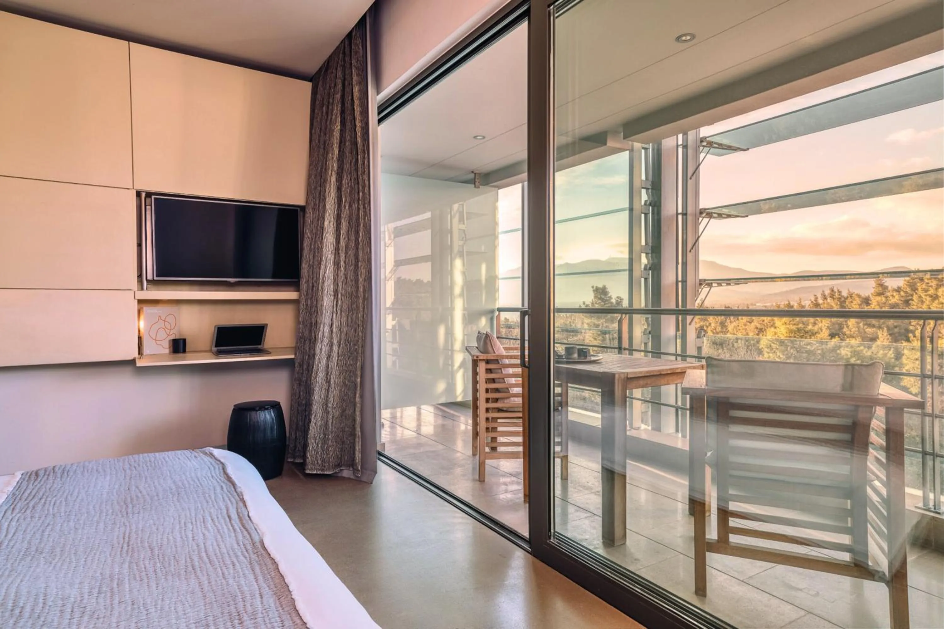 View (from property/room), Bed in Life Gallery Athens