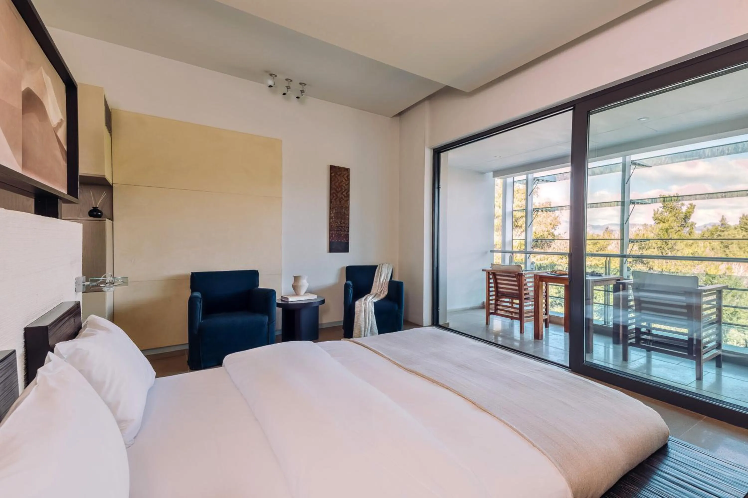 Photo of the whole room, Bed in Life Gallery Athens