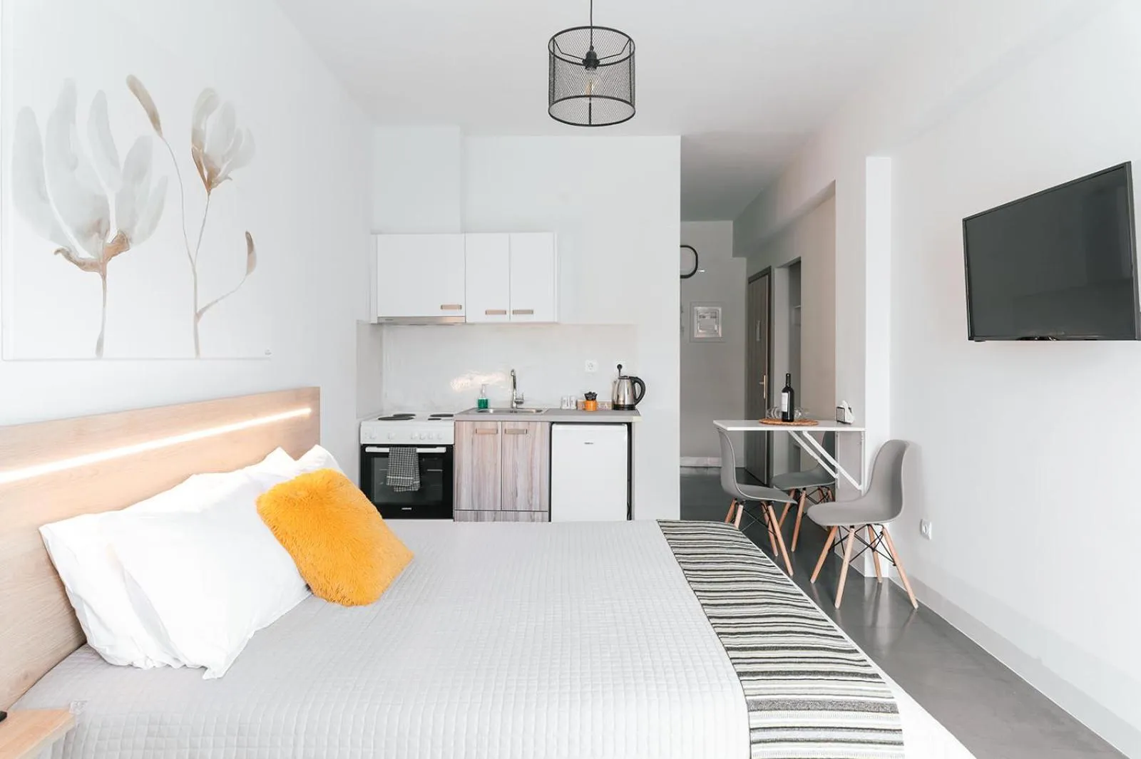 Bed in MAGNOLIA SUITES