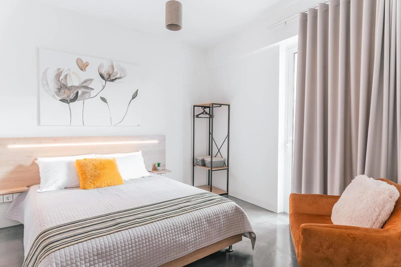 Bed in MAGNOLIA SUITES