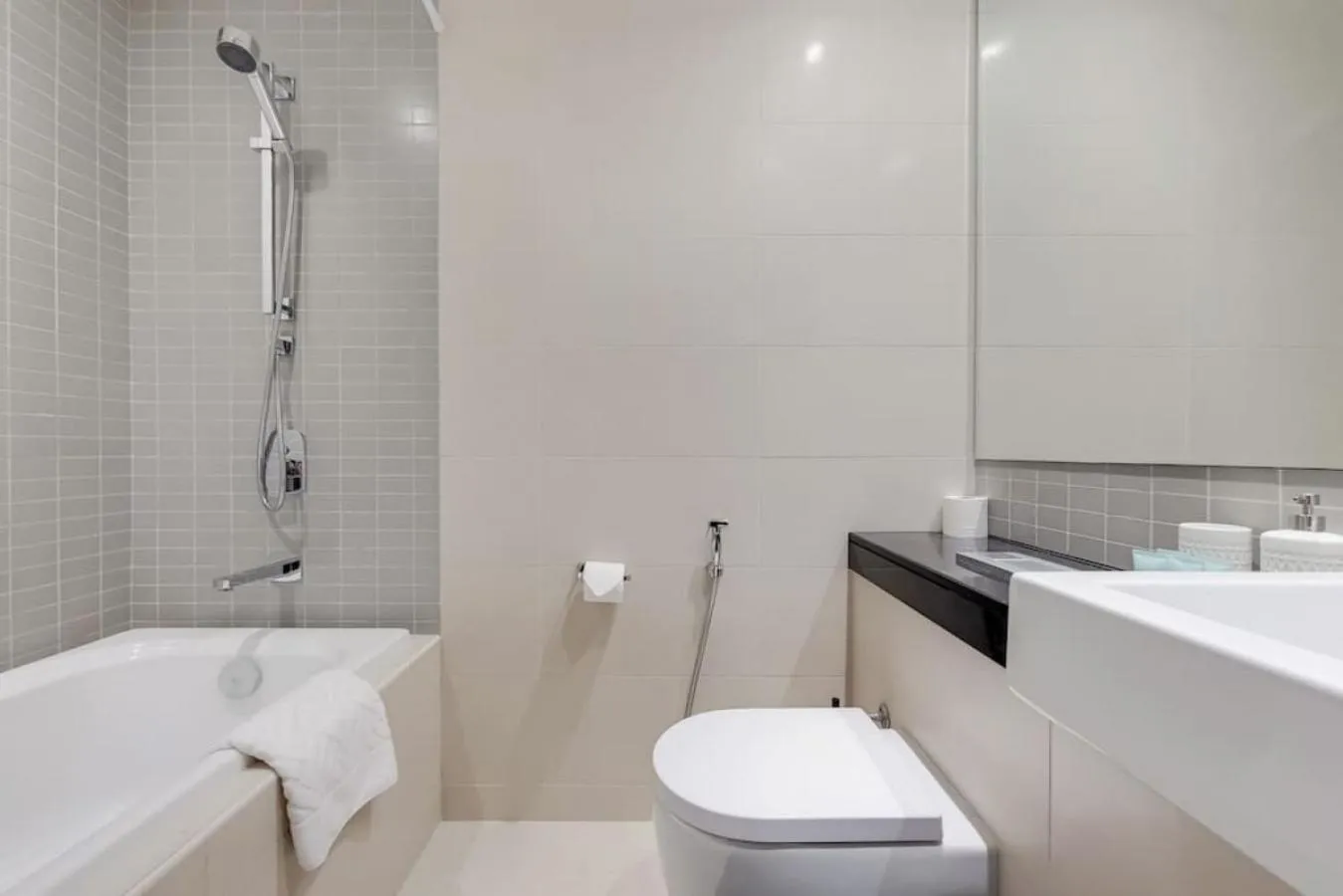 Bathroom in Silverene Tower B, Dubai Marina - Vibrant Two Bedroom