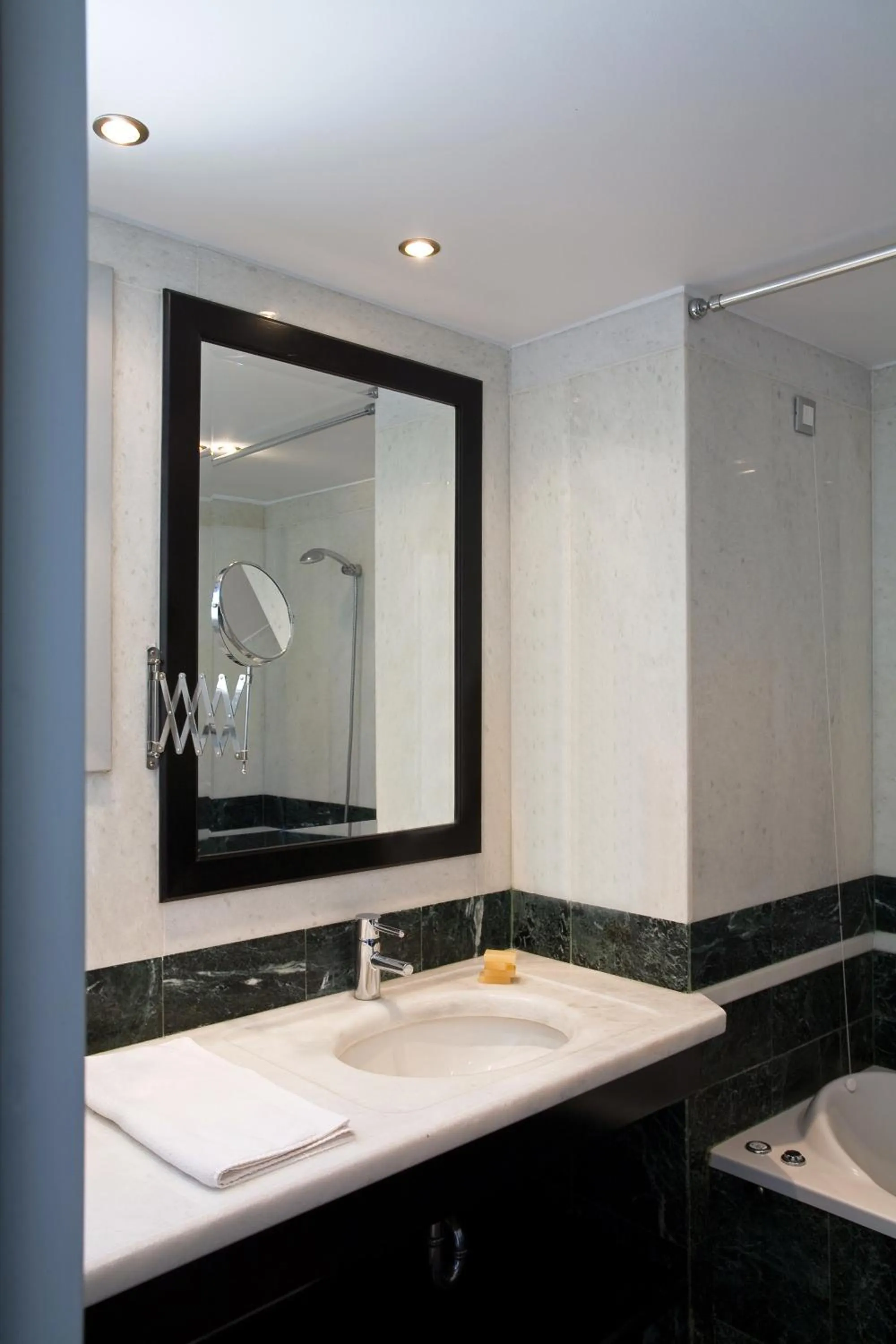 Bathroom in The Majestic Hotel