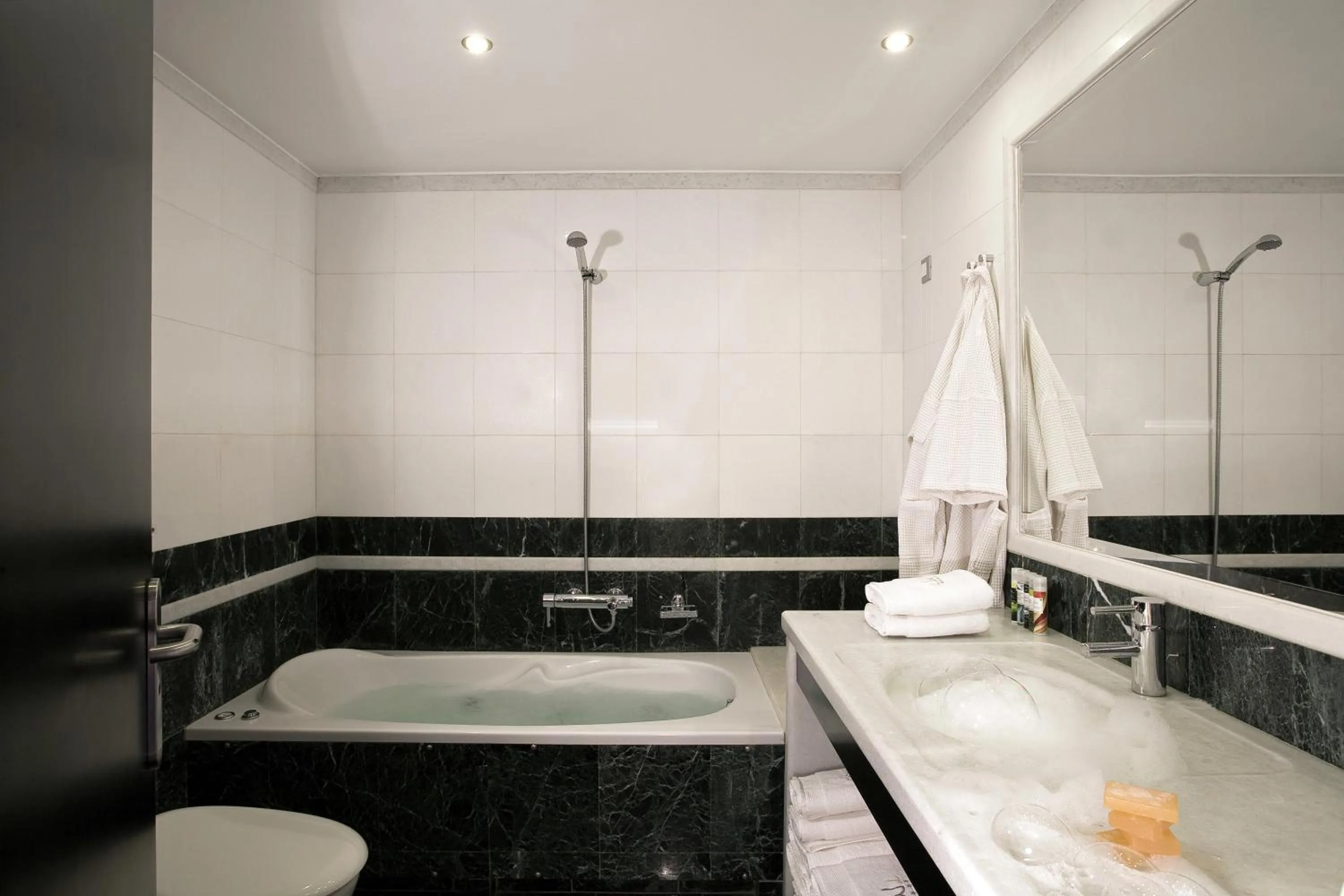 Bathroom in The Majestic Hotel