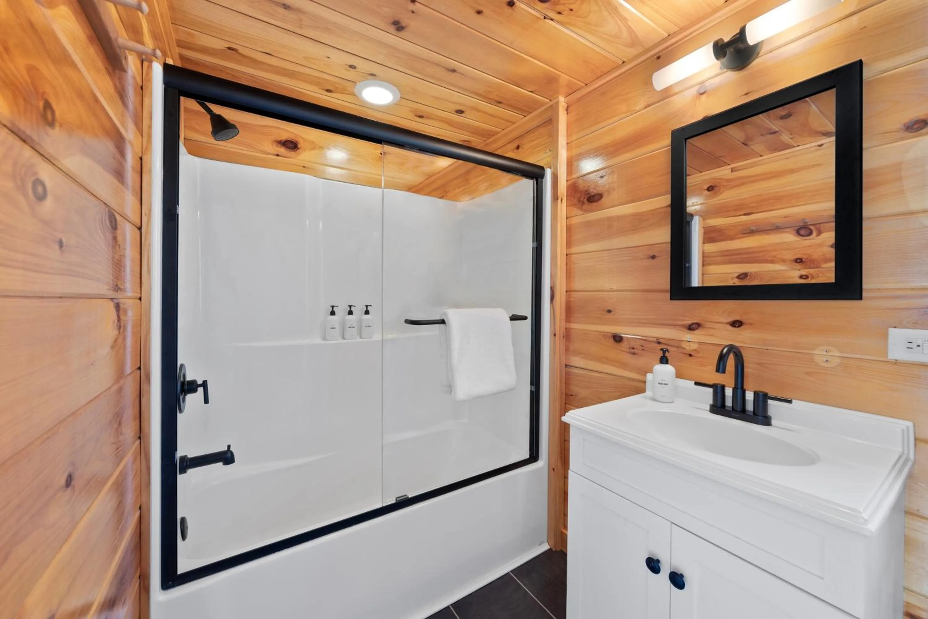 Bathroom in Wolfjaw Lodge