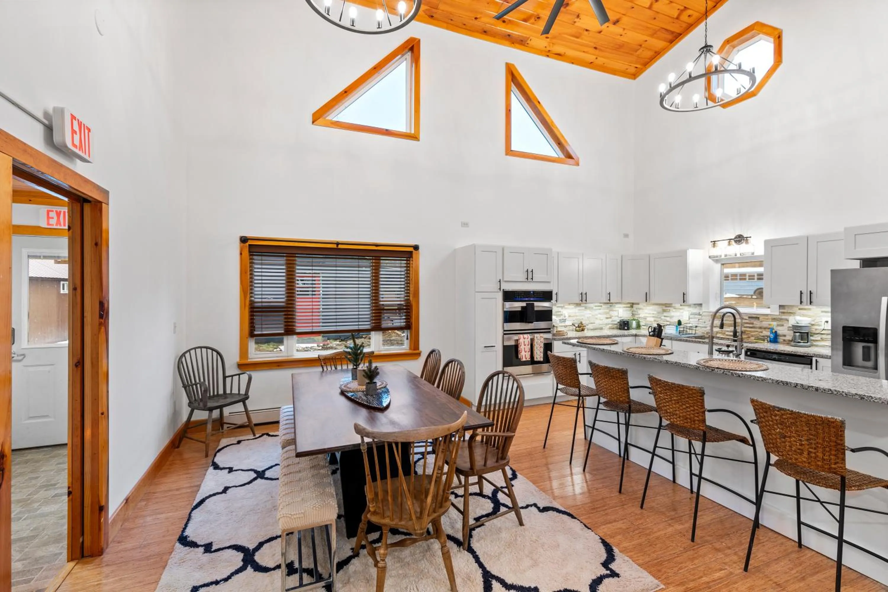 Kitchen or kitchenette in Wolfjaw Lodge