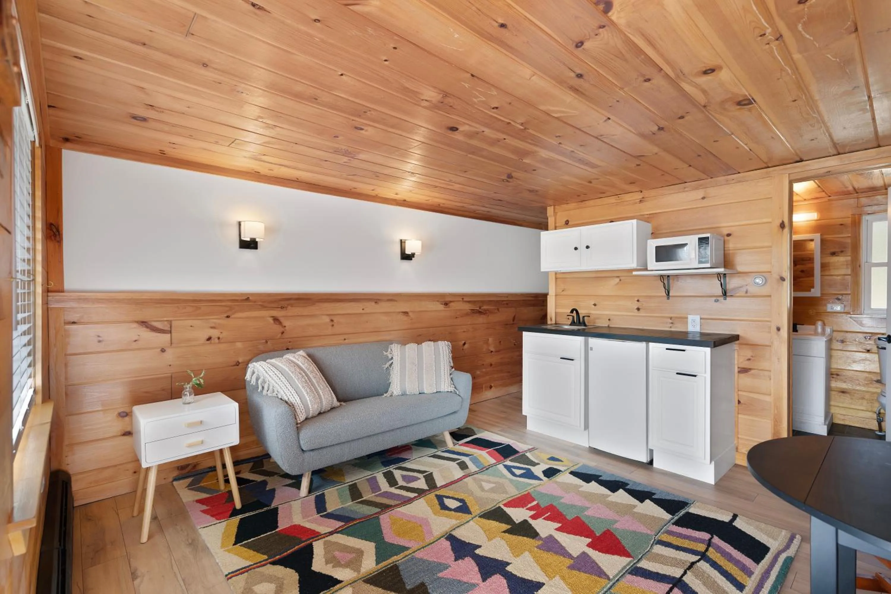 Living room in Wolfjaw Lodge