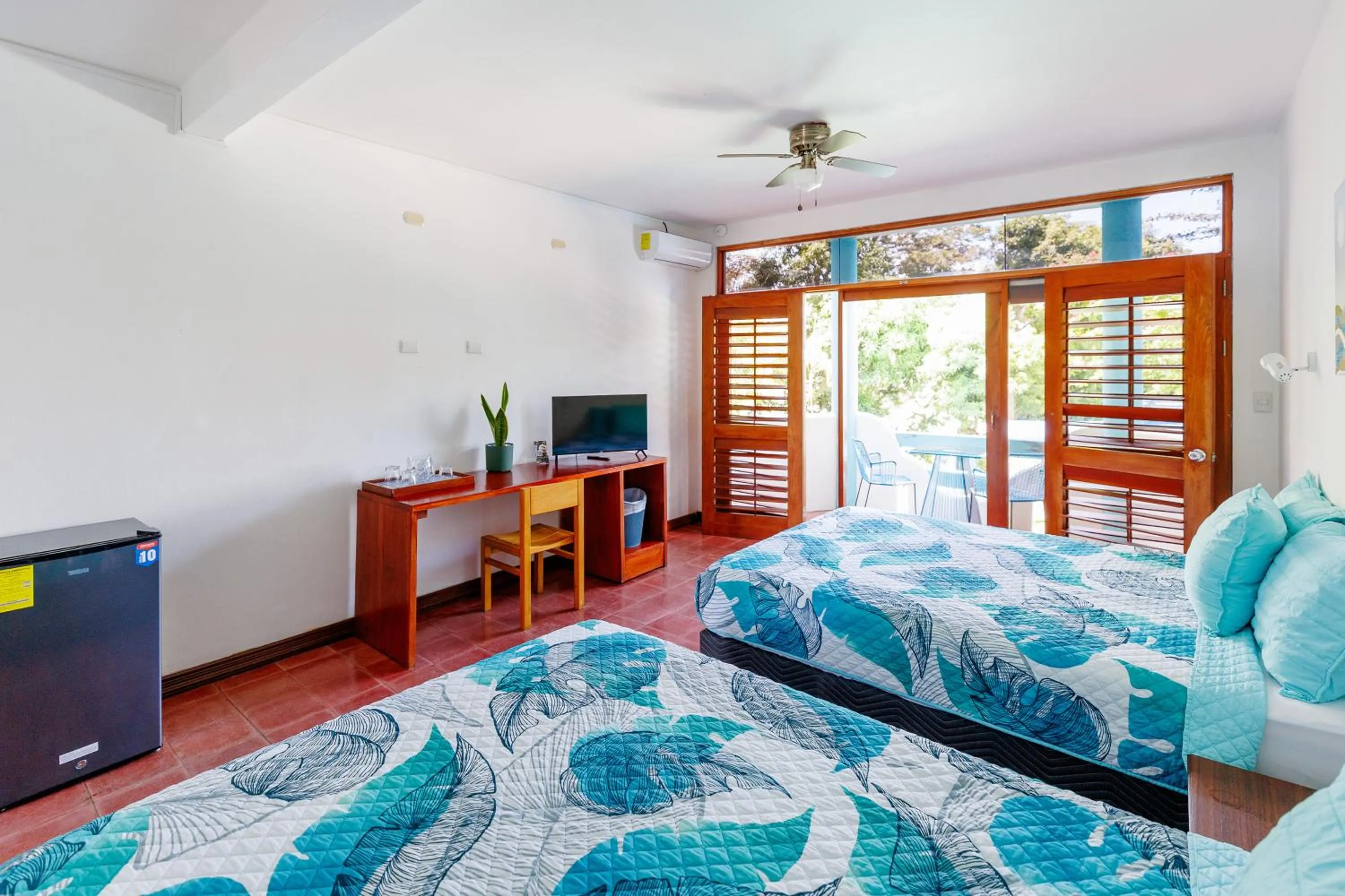 Guests, Bed in Hotel Planeta Sano