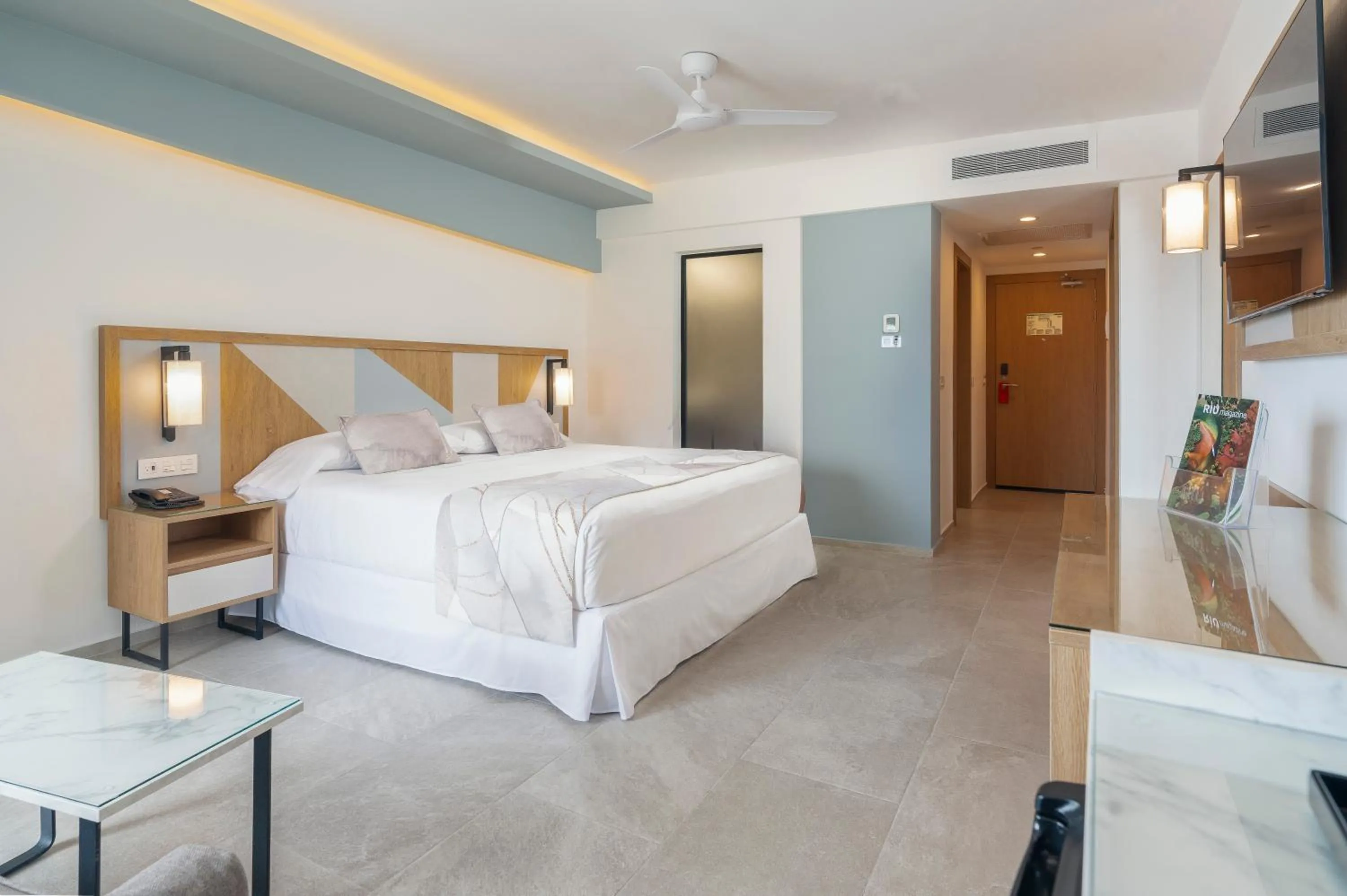 Bed in Riu Caribe - All Inclusive