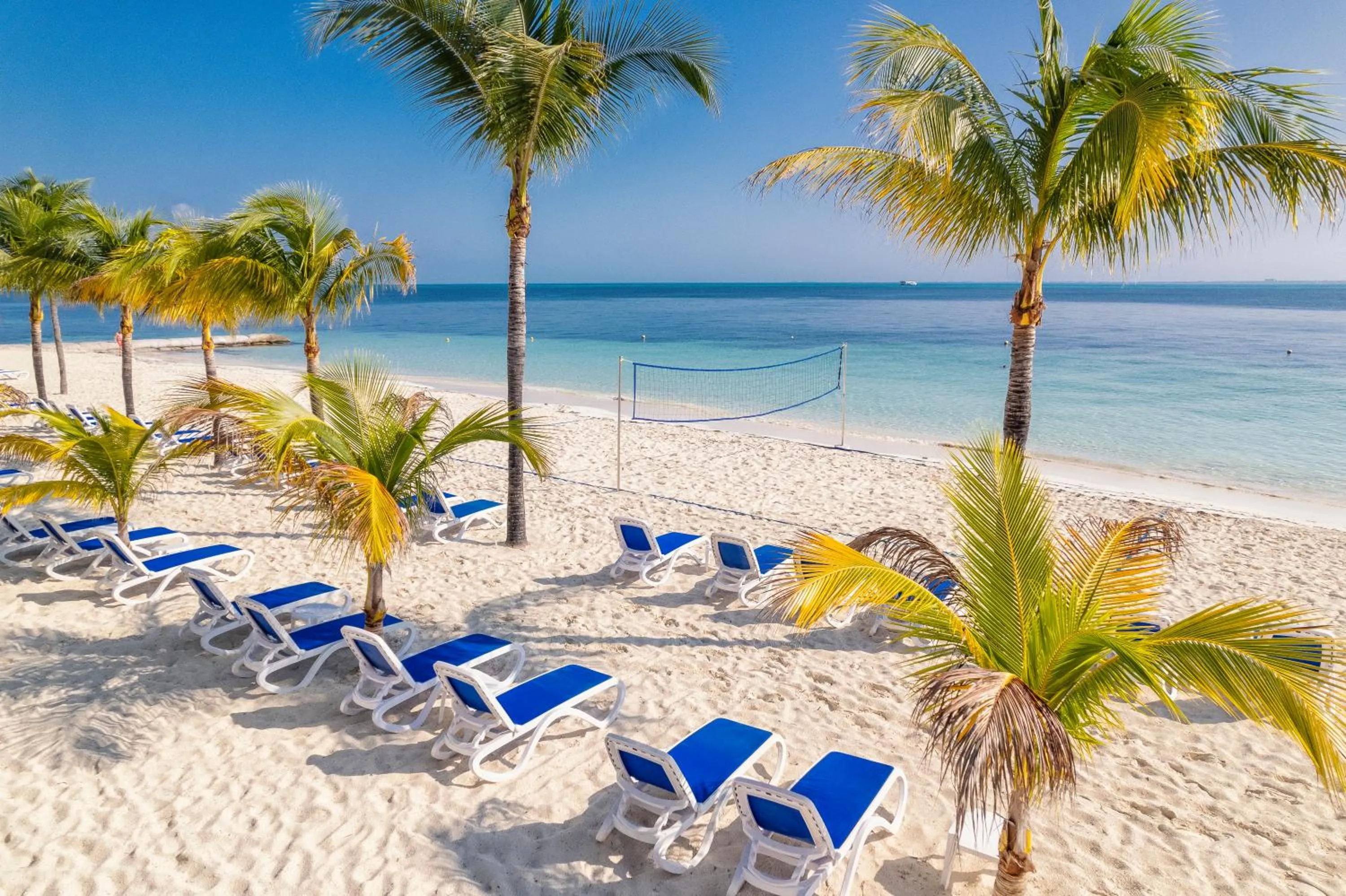 Beach in Riu Caribe - All Inclusive