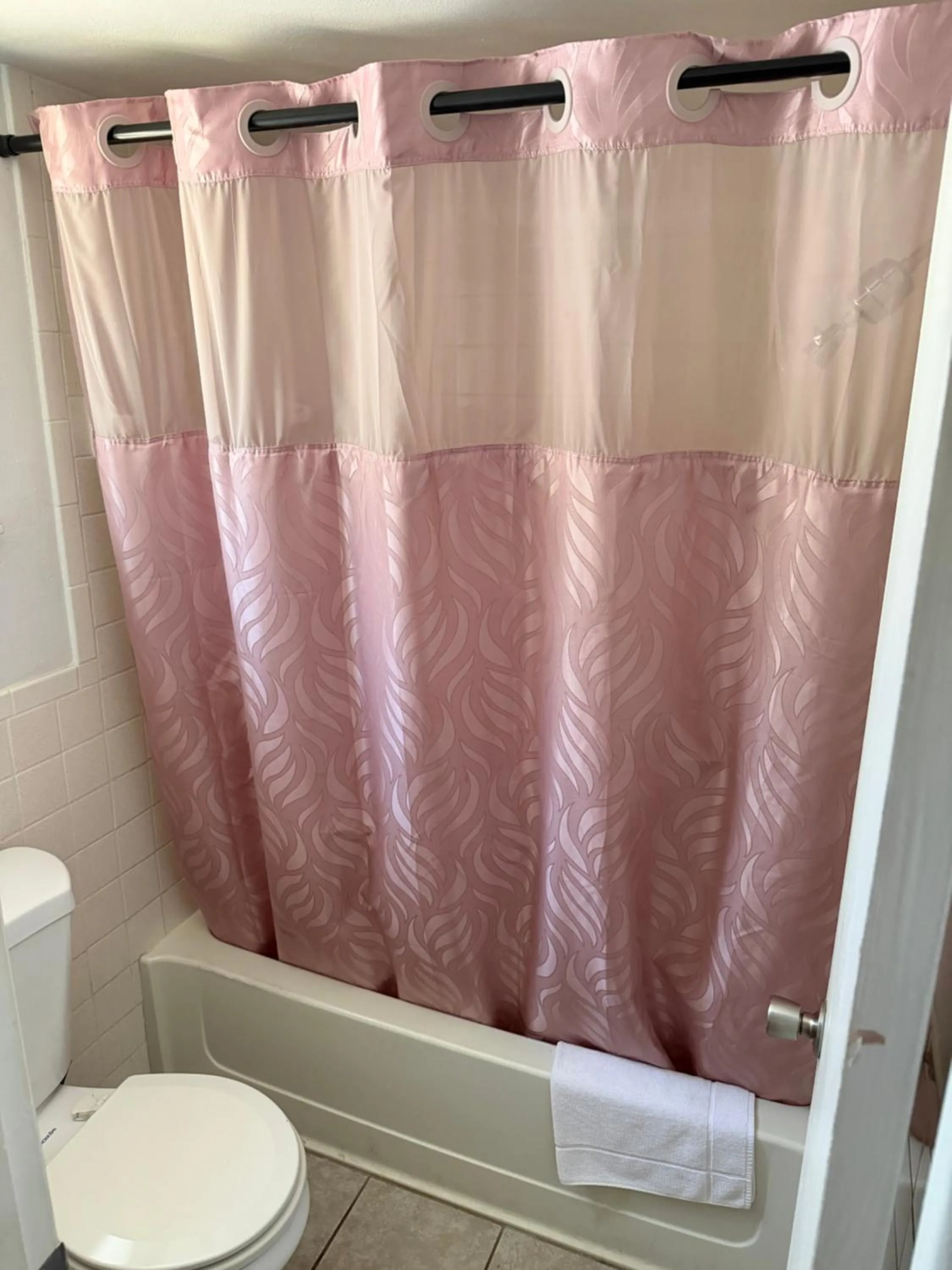 Bathroom in THE FLORIDIAN INN