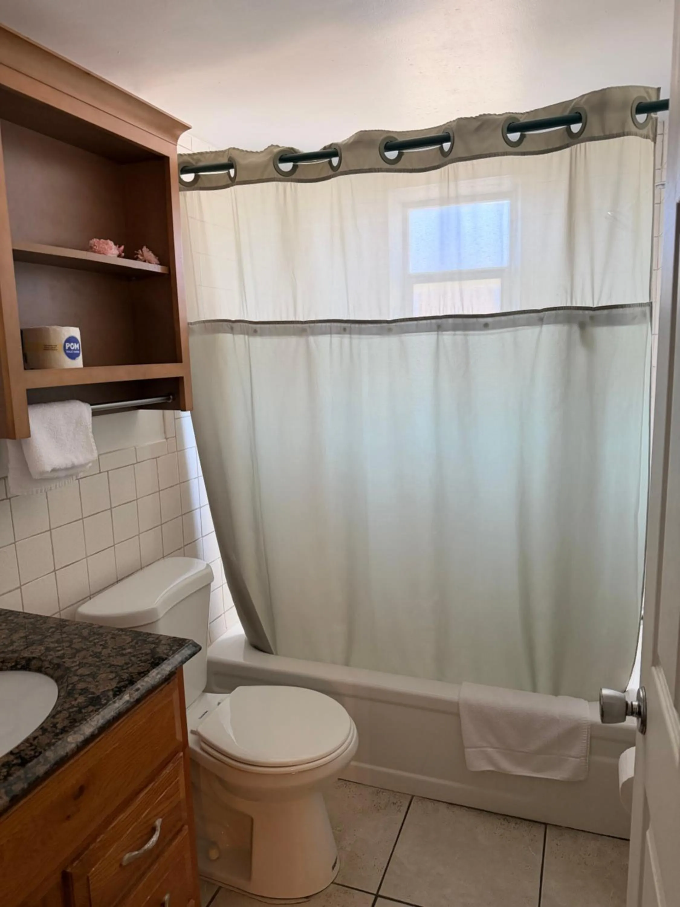 Bathroom in THE FLORIDIAN INN