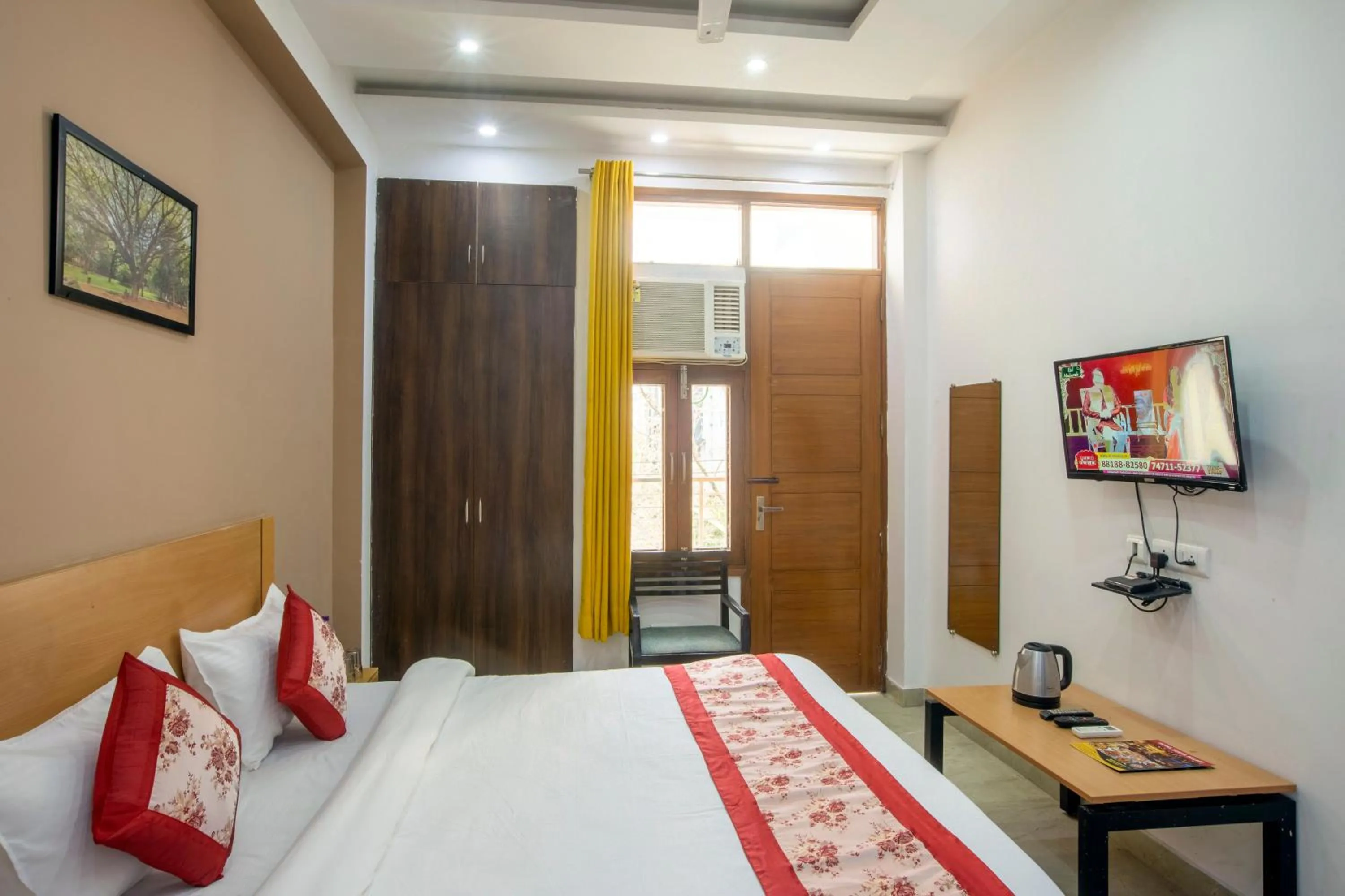 Bed in Hotel Surya Palace By Aura