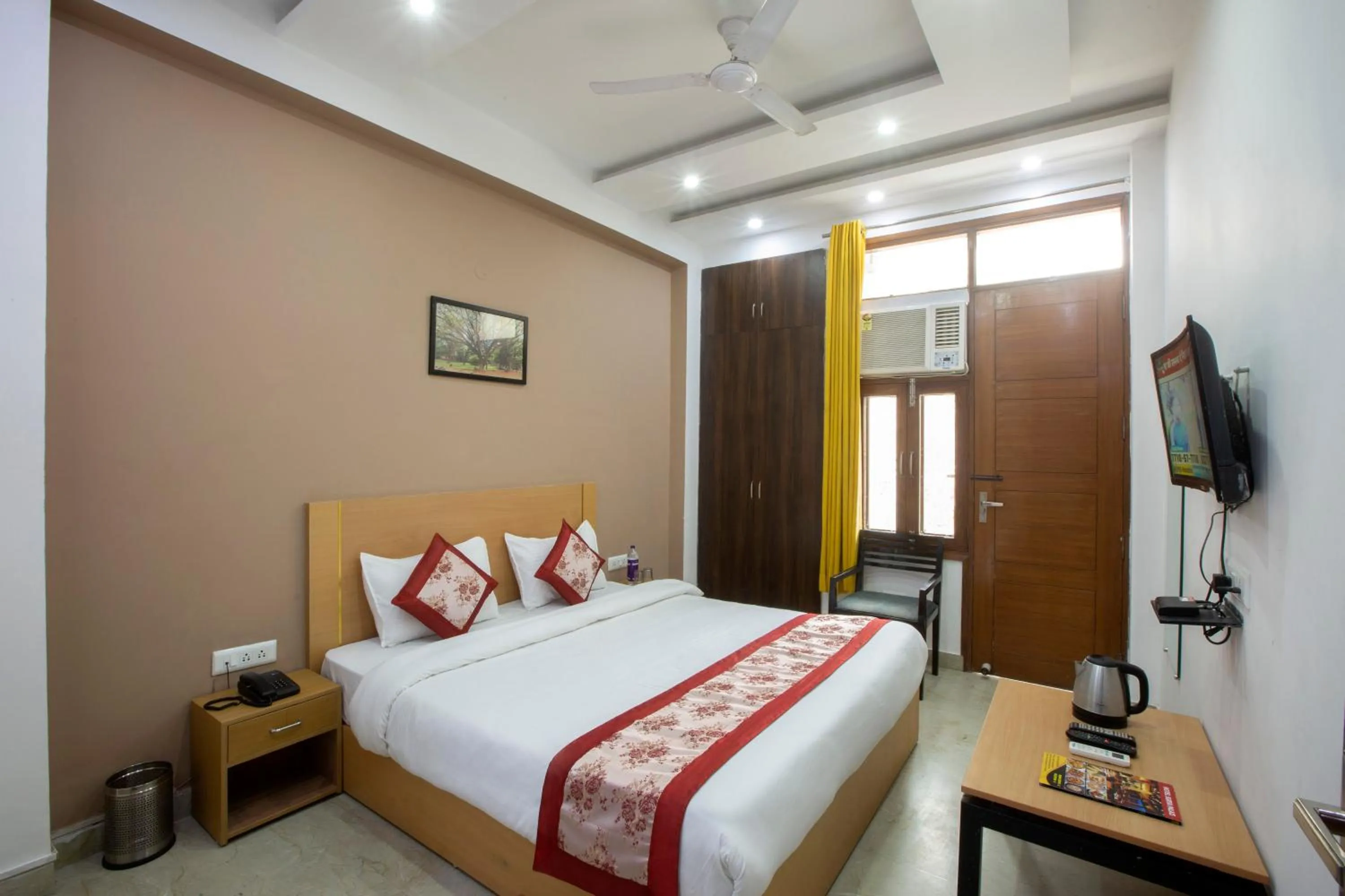 Bed in Hotel Surya Palace By Aura