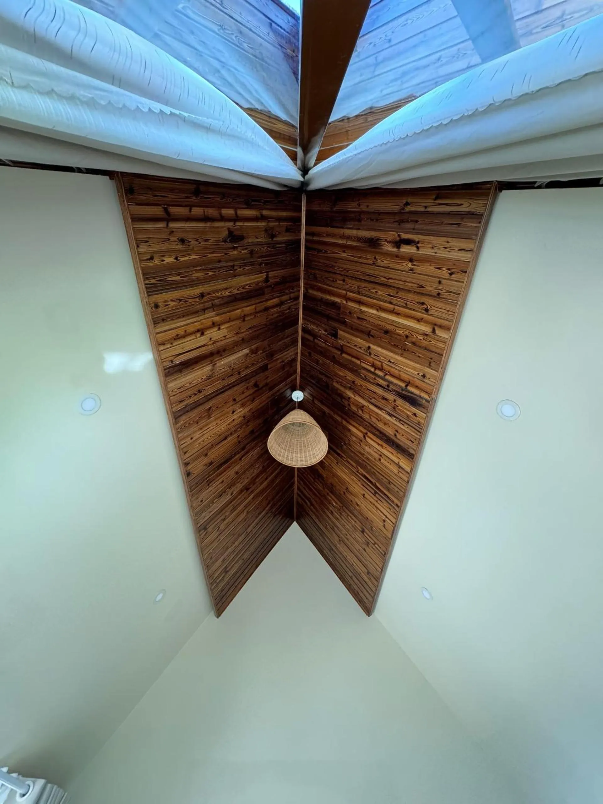 hair dresser in Nhà Sói Homestay Da Lat