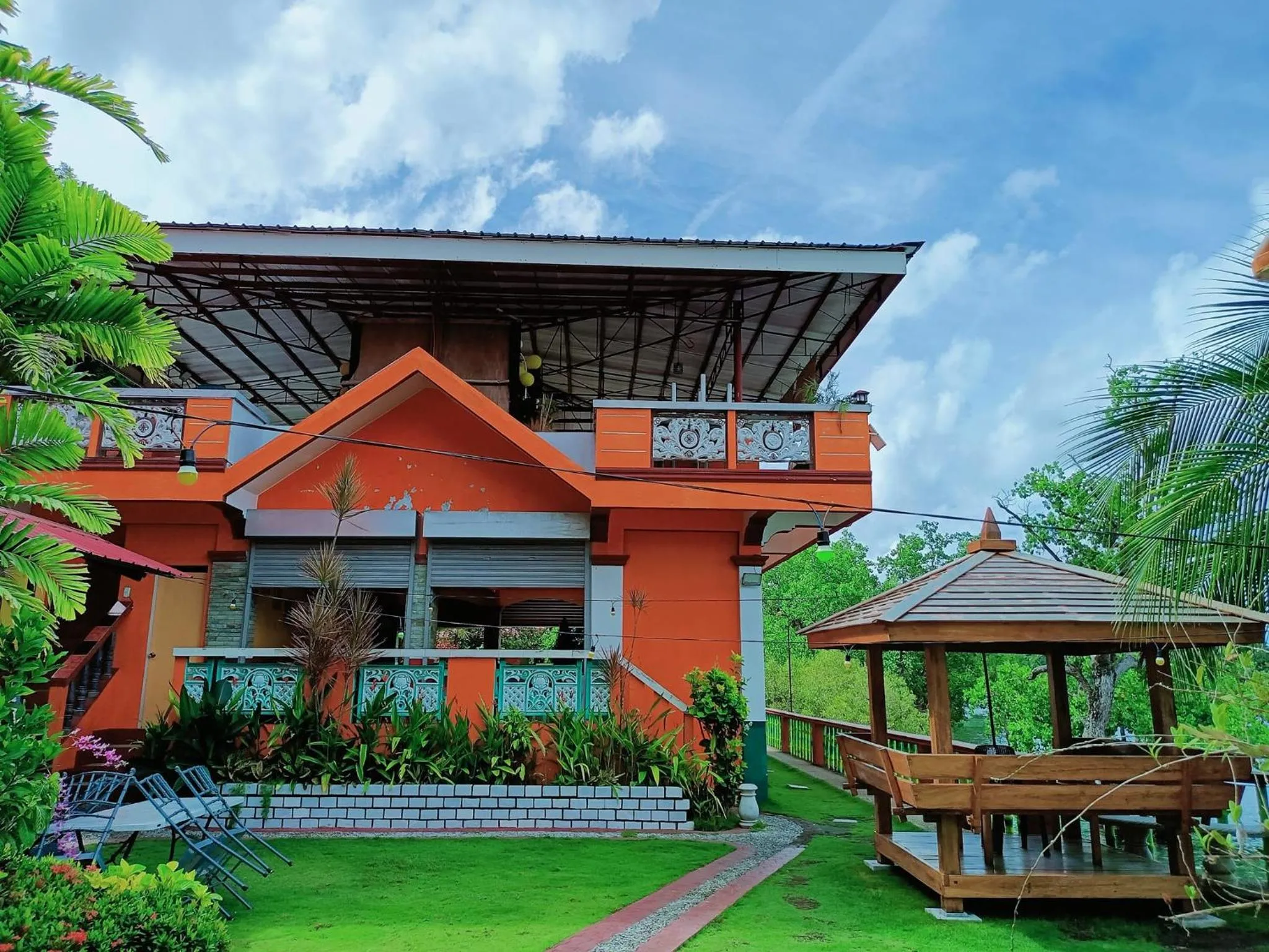 Restaurant/places to eat in El Krimphoff Resort