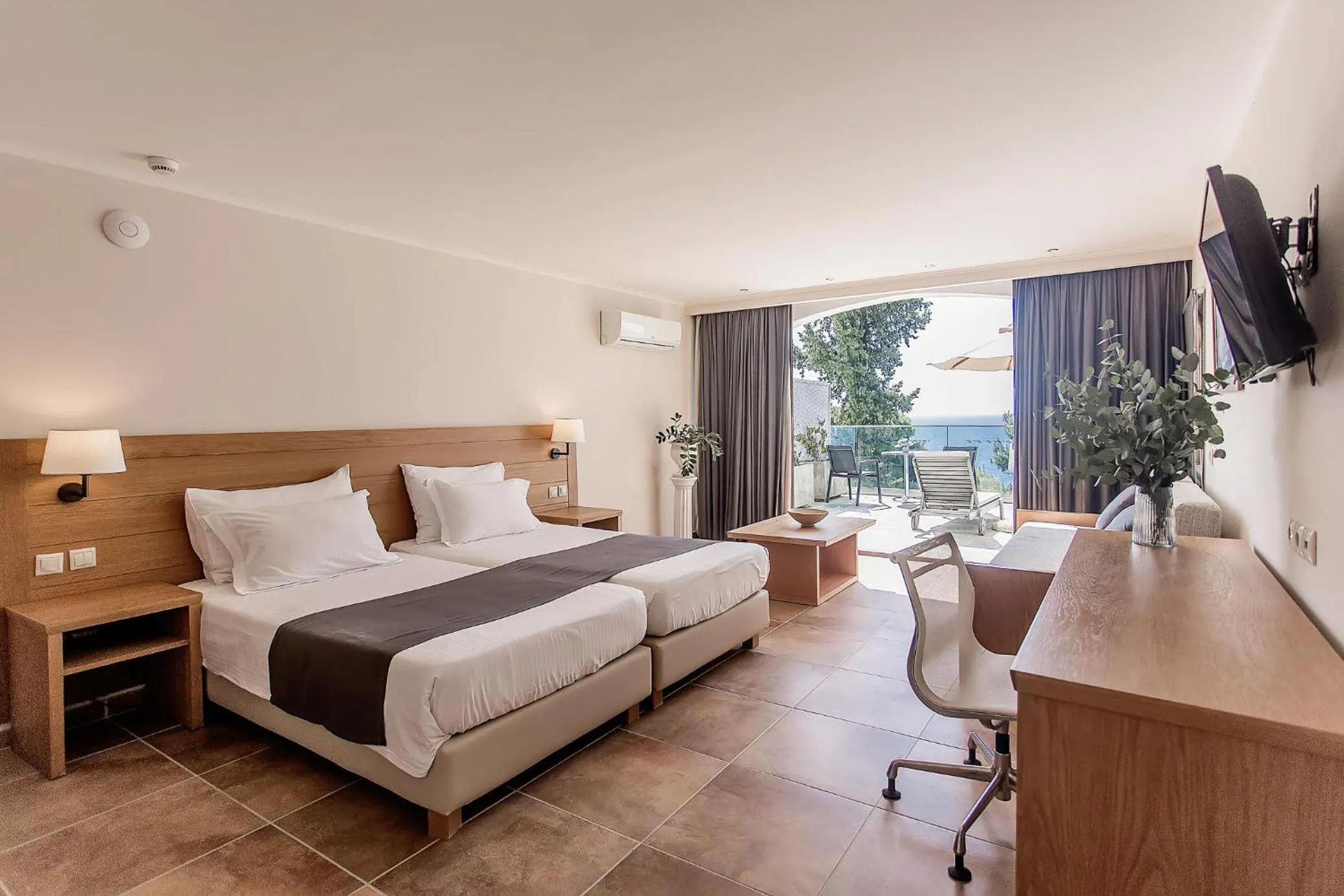 Bedroom, Bed in Corfu Holiday Palace