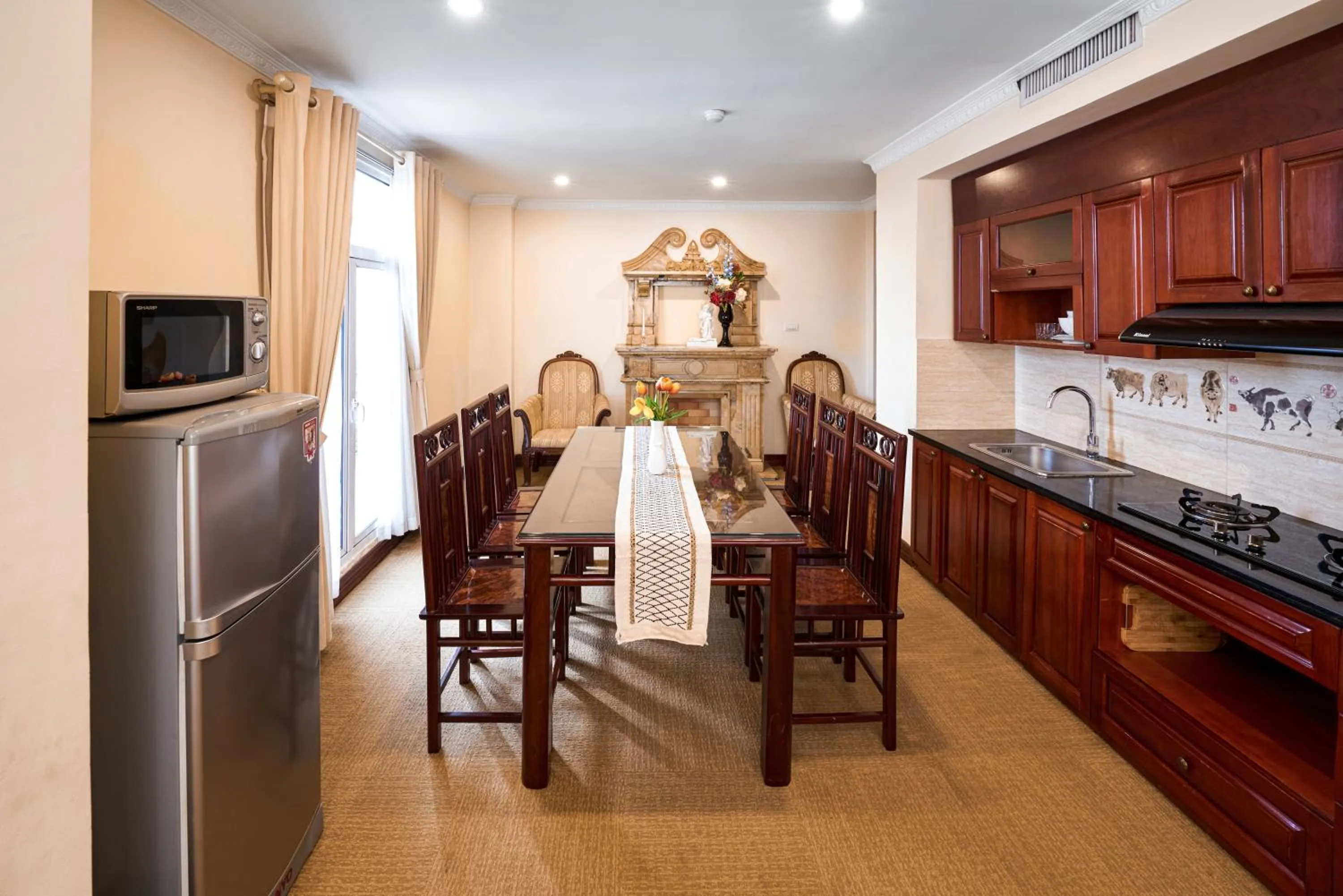 Kitchen or kitchenette in EDEN HOTEL HÀ NỘI