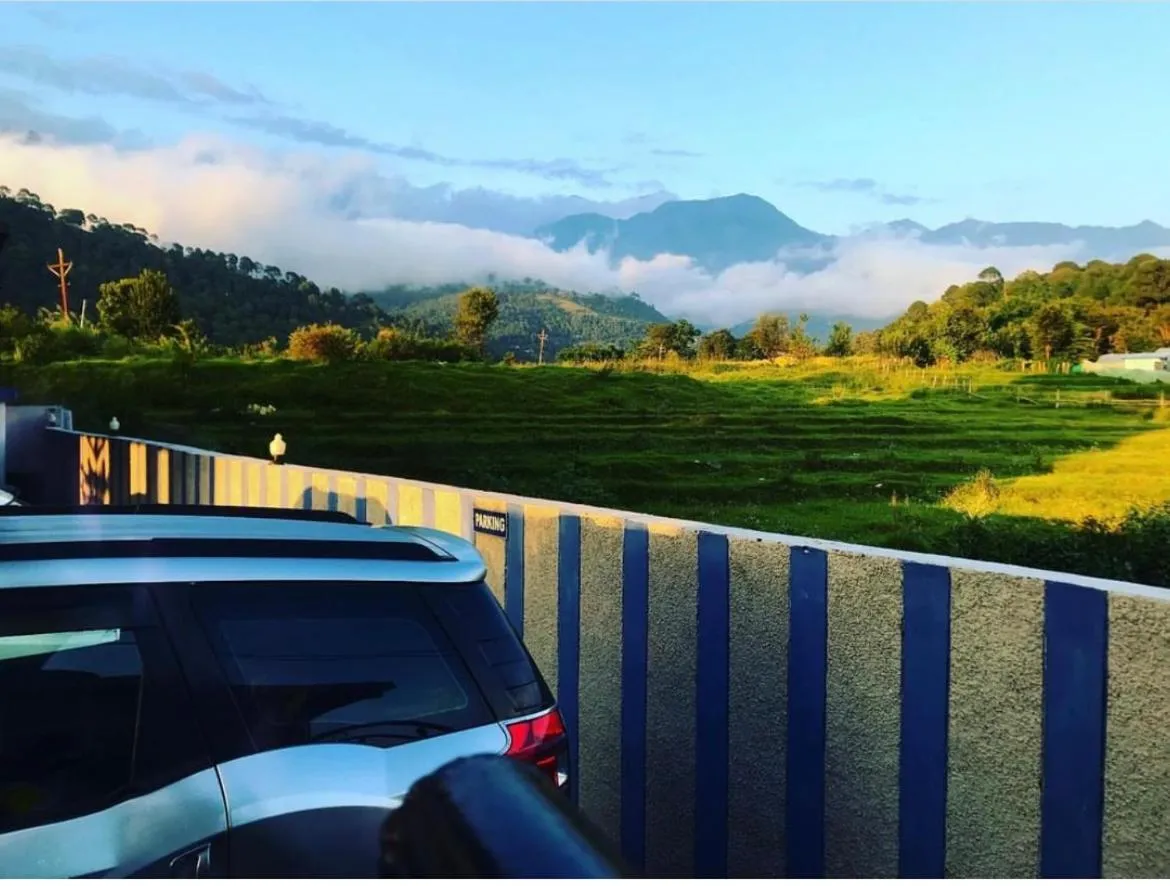 Parking in Himalayan Retreat