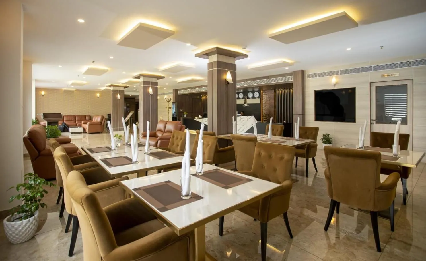 Restaurant/places to eat in MARIYALAYAM MUNROE ISLAND RESIDENCY