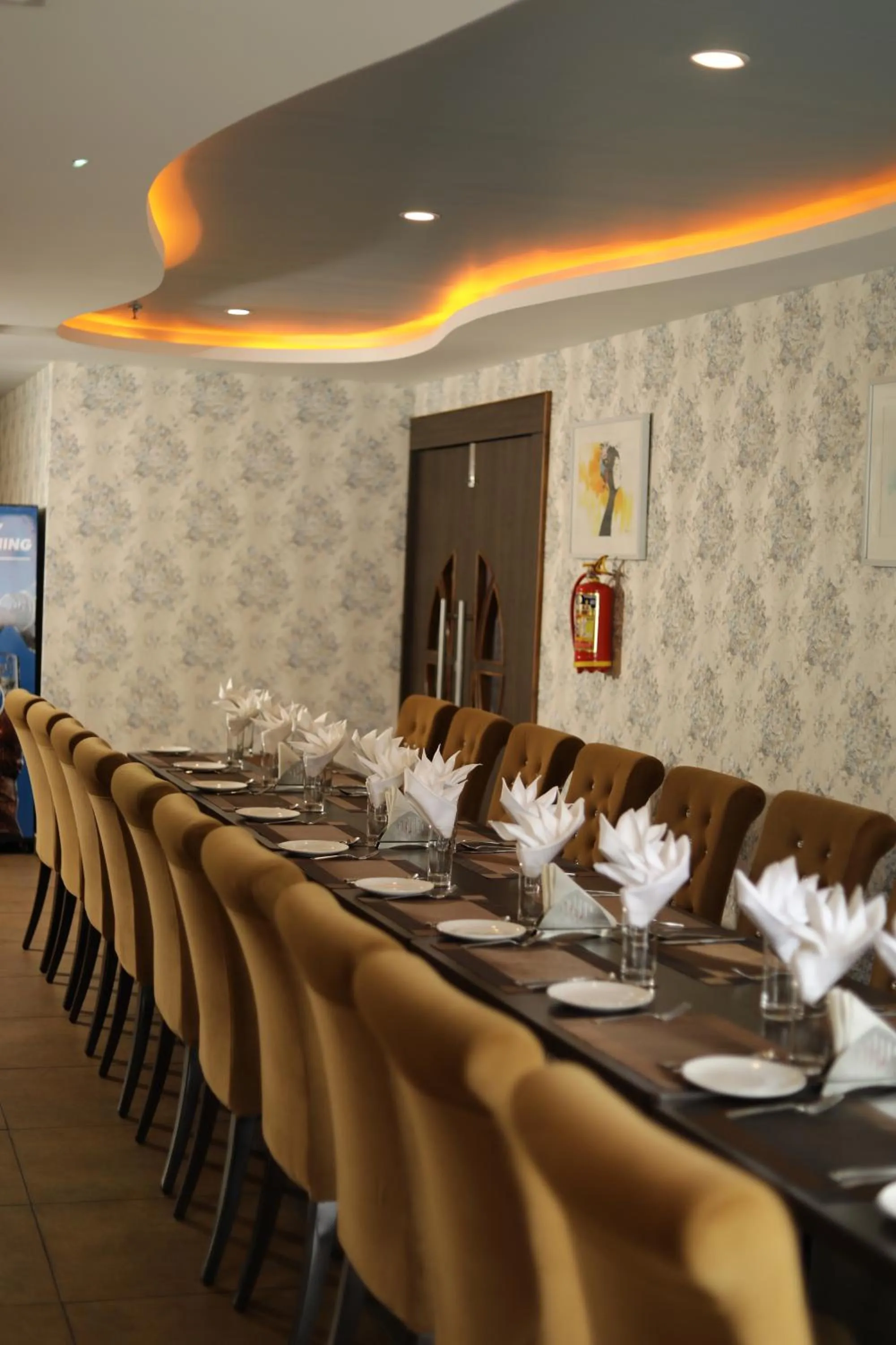 Restaurant/places to eat in MARIYALAYAM MUNROE ISLAND RESIDENCY