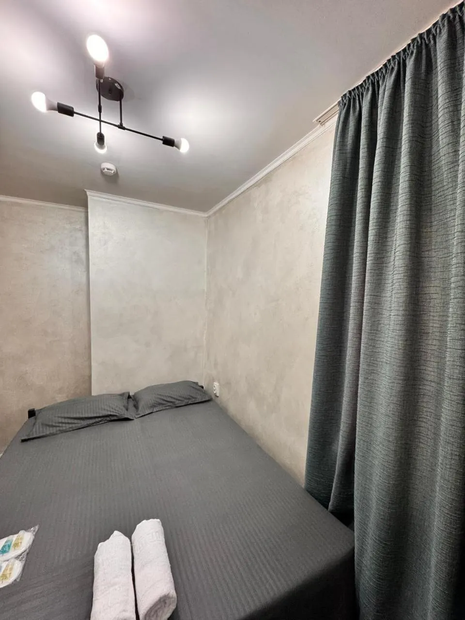 Photo of the whole room, Bed in Railway Hotel