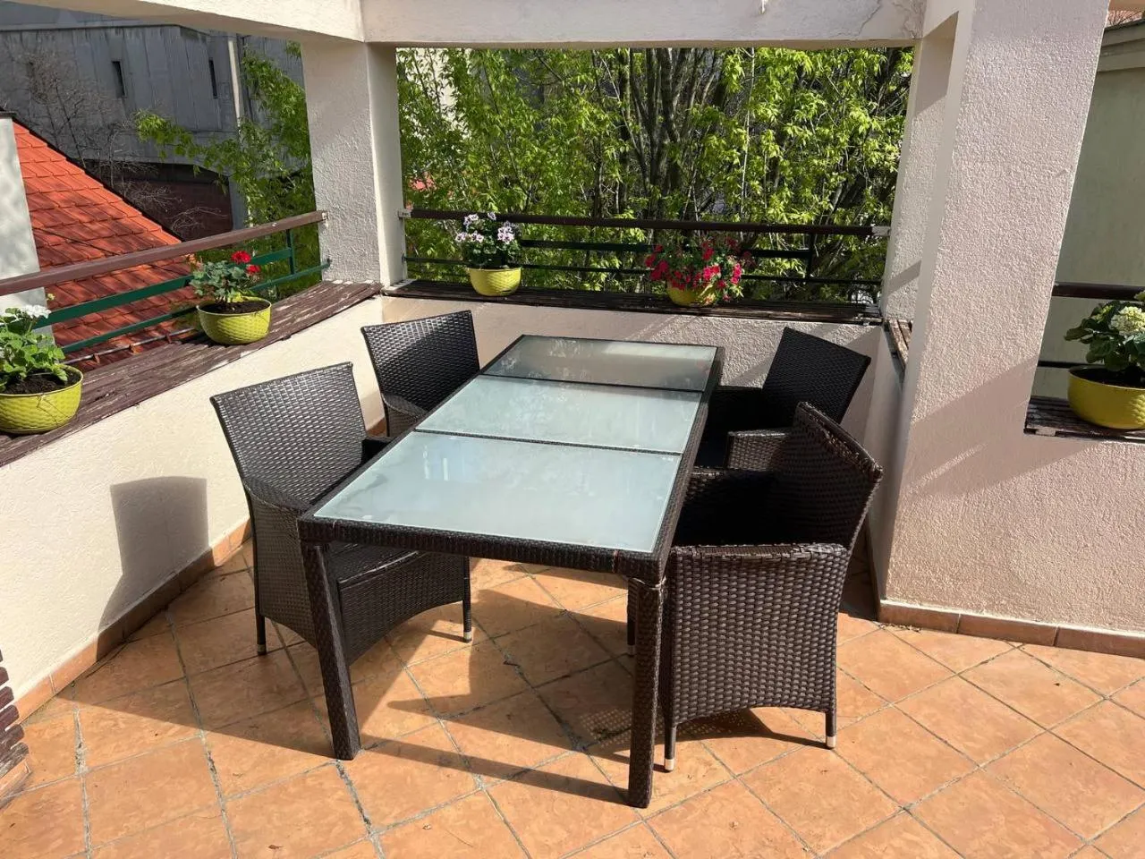 Balcony/Terrace in Cabbage Hostel