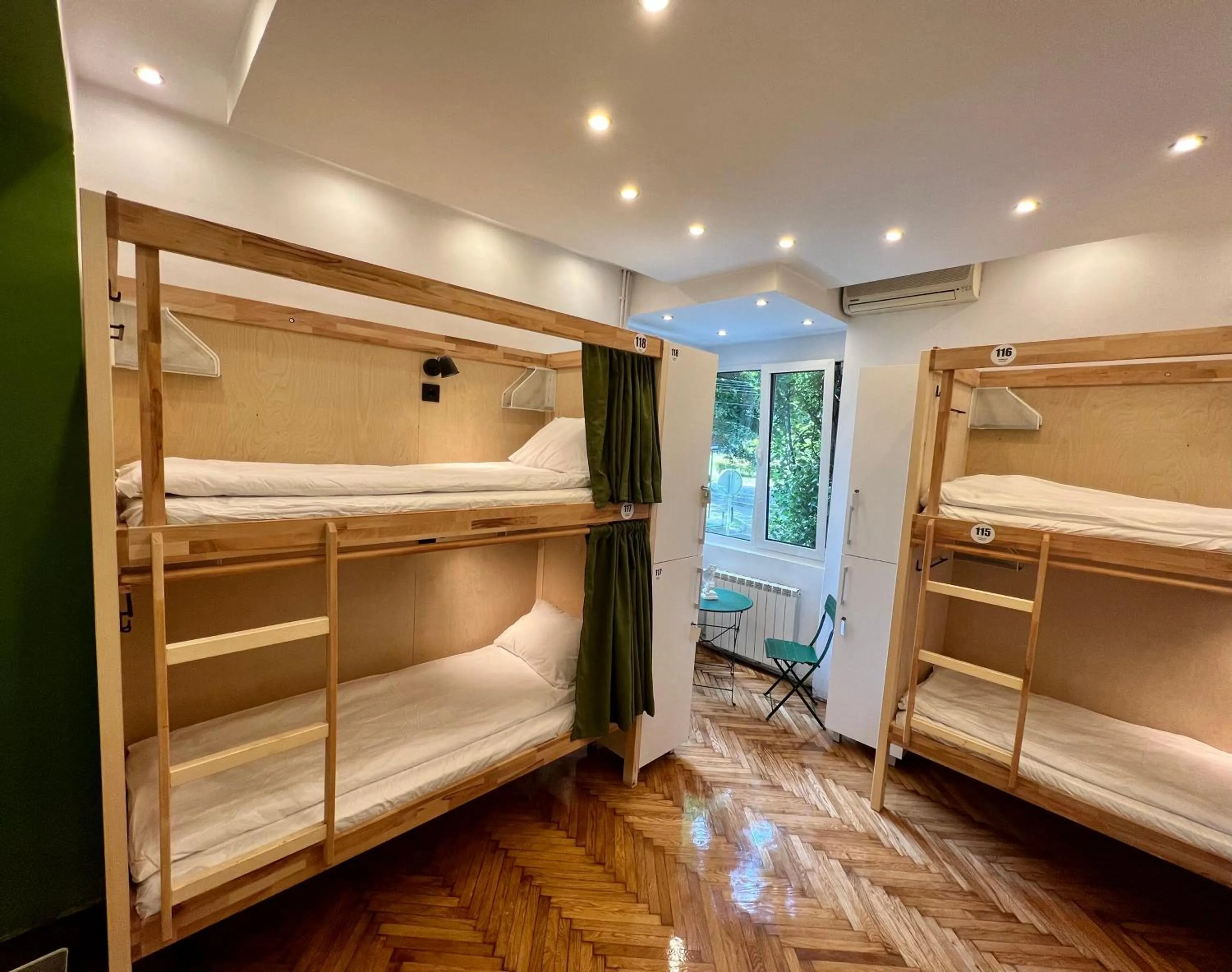 Photo of the whole room, Bed in Cabbage Hostel