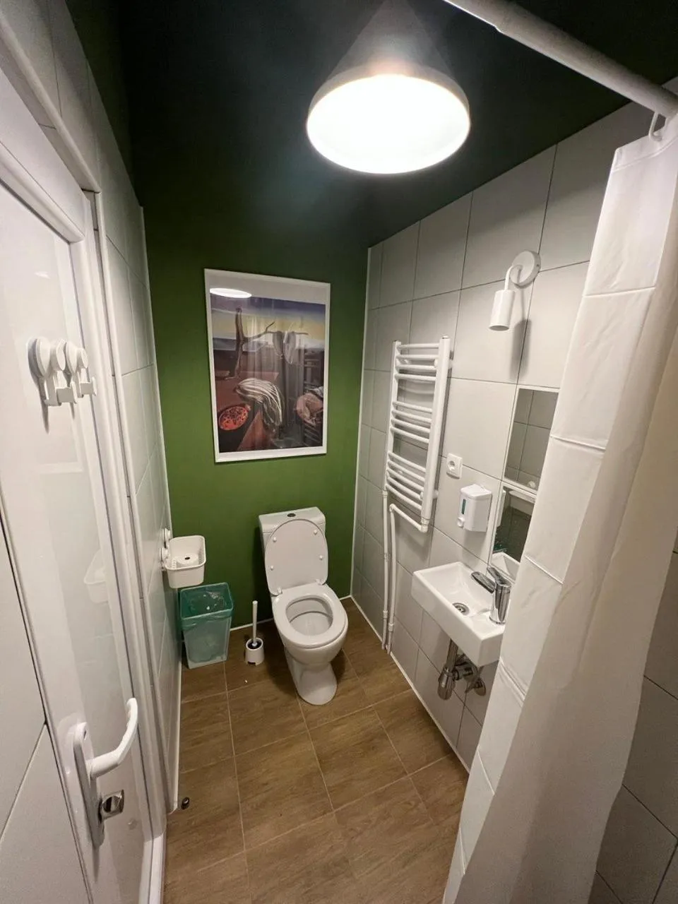 Toilet in Cabbage Hostel