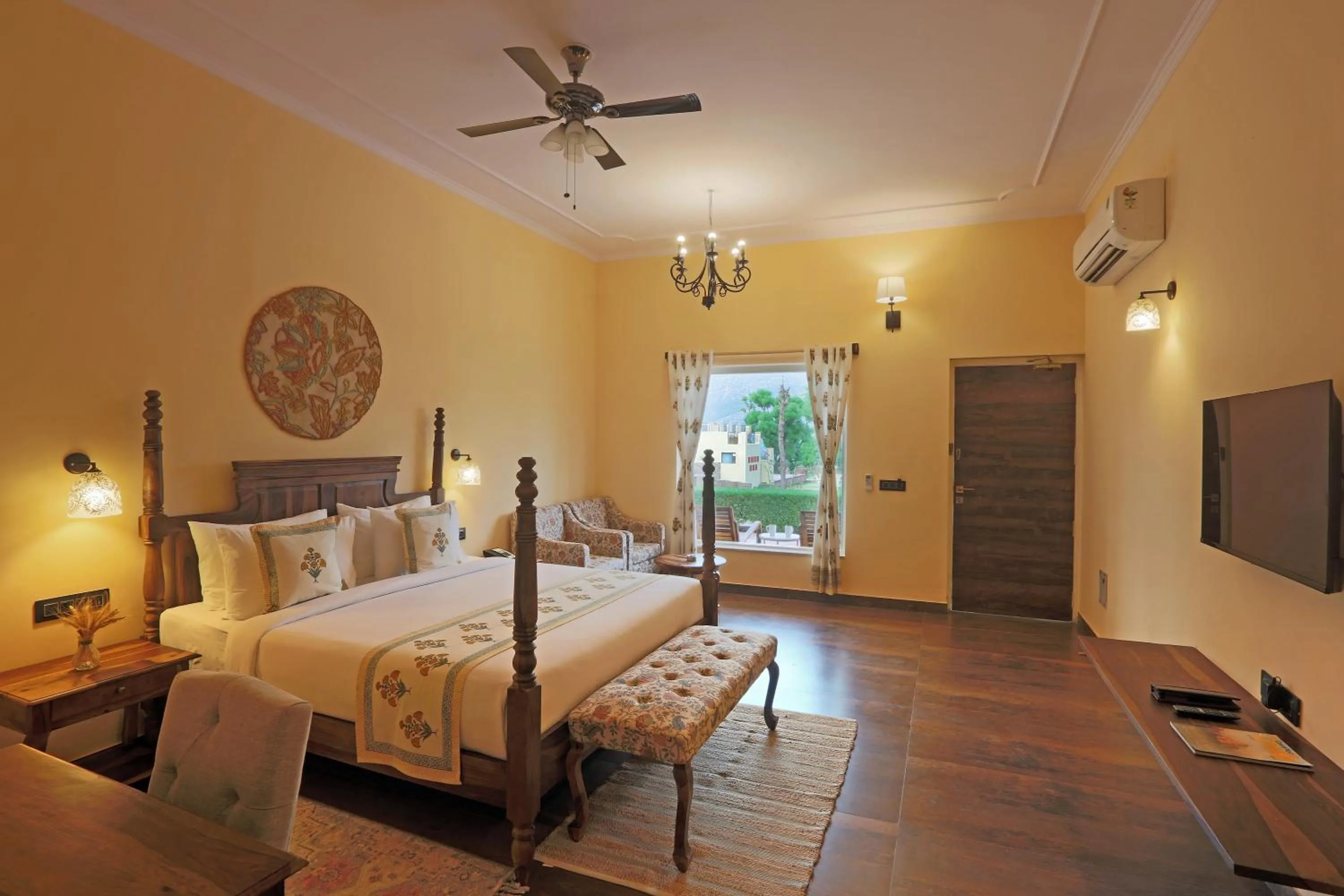 Bedroom, Bed in Ratan Villas Sariska