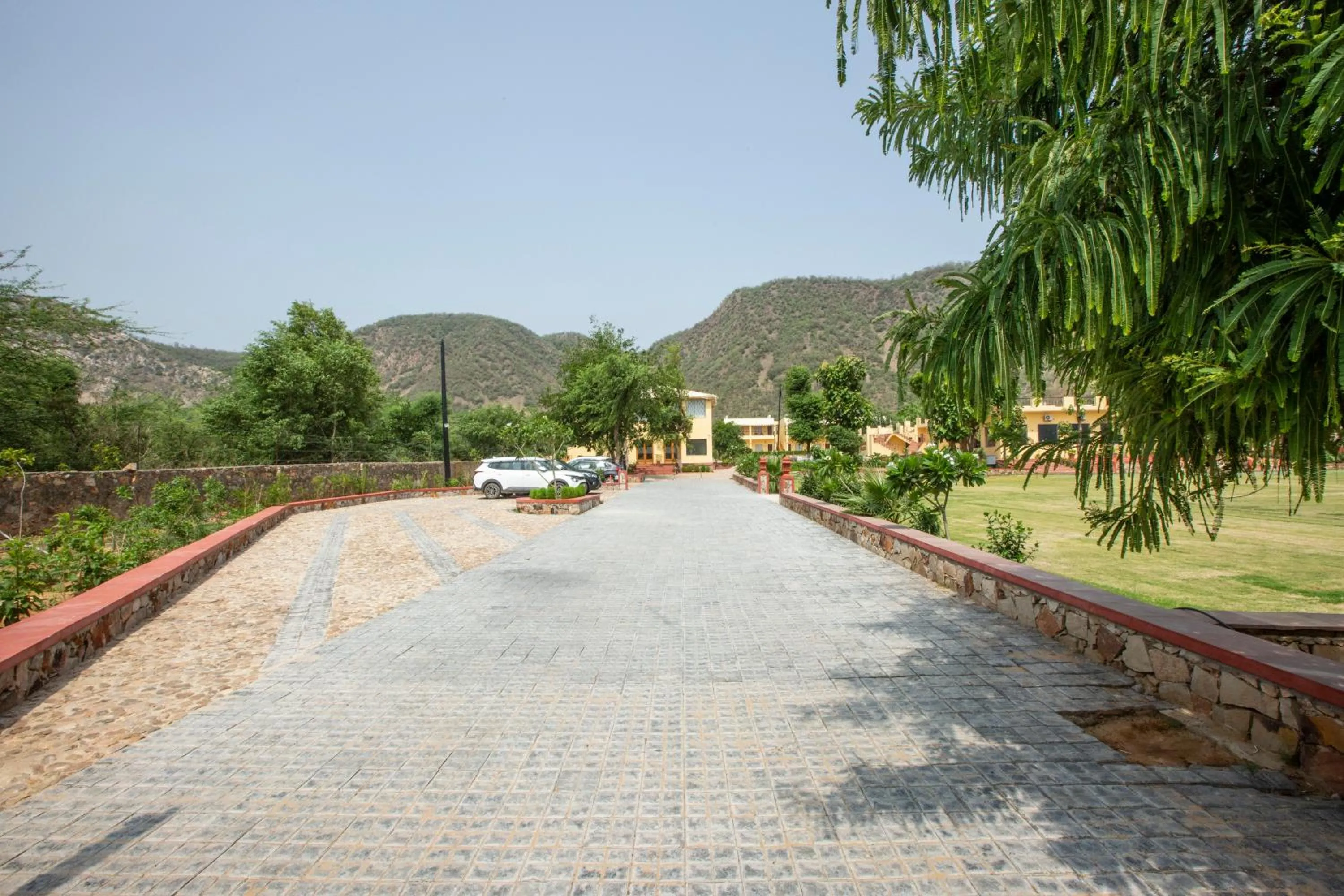 Parking in Ratan Villas Sariska