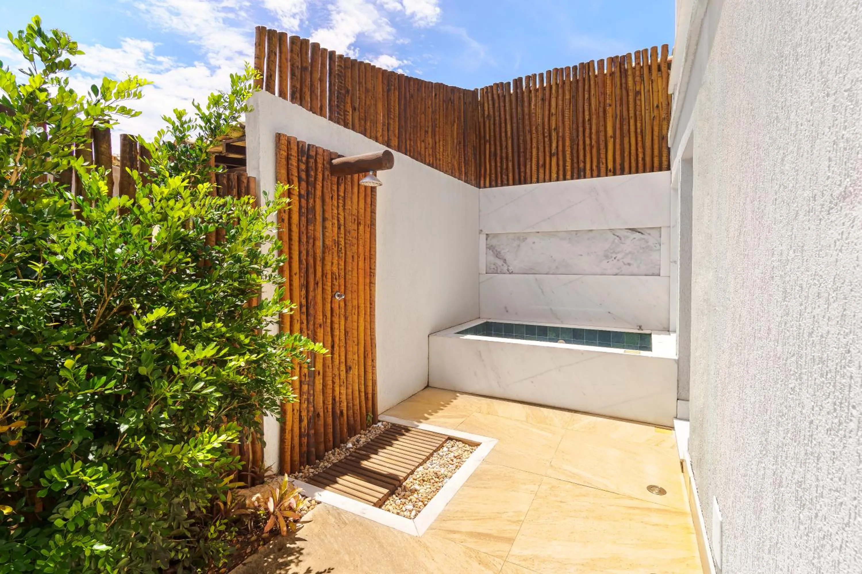 Shower in Pousada Maré Búzios