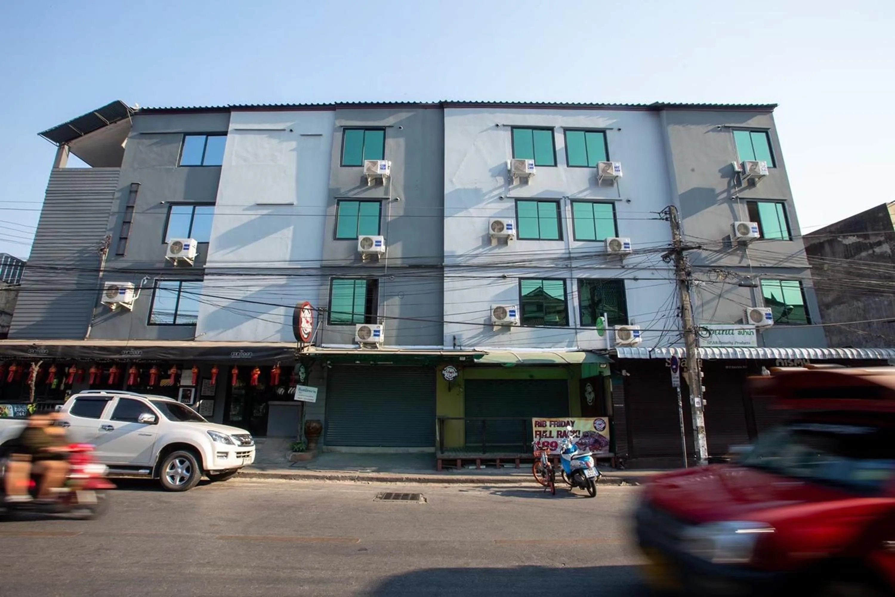 Property building in BW Studios thai art style