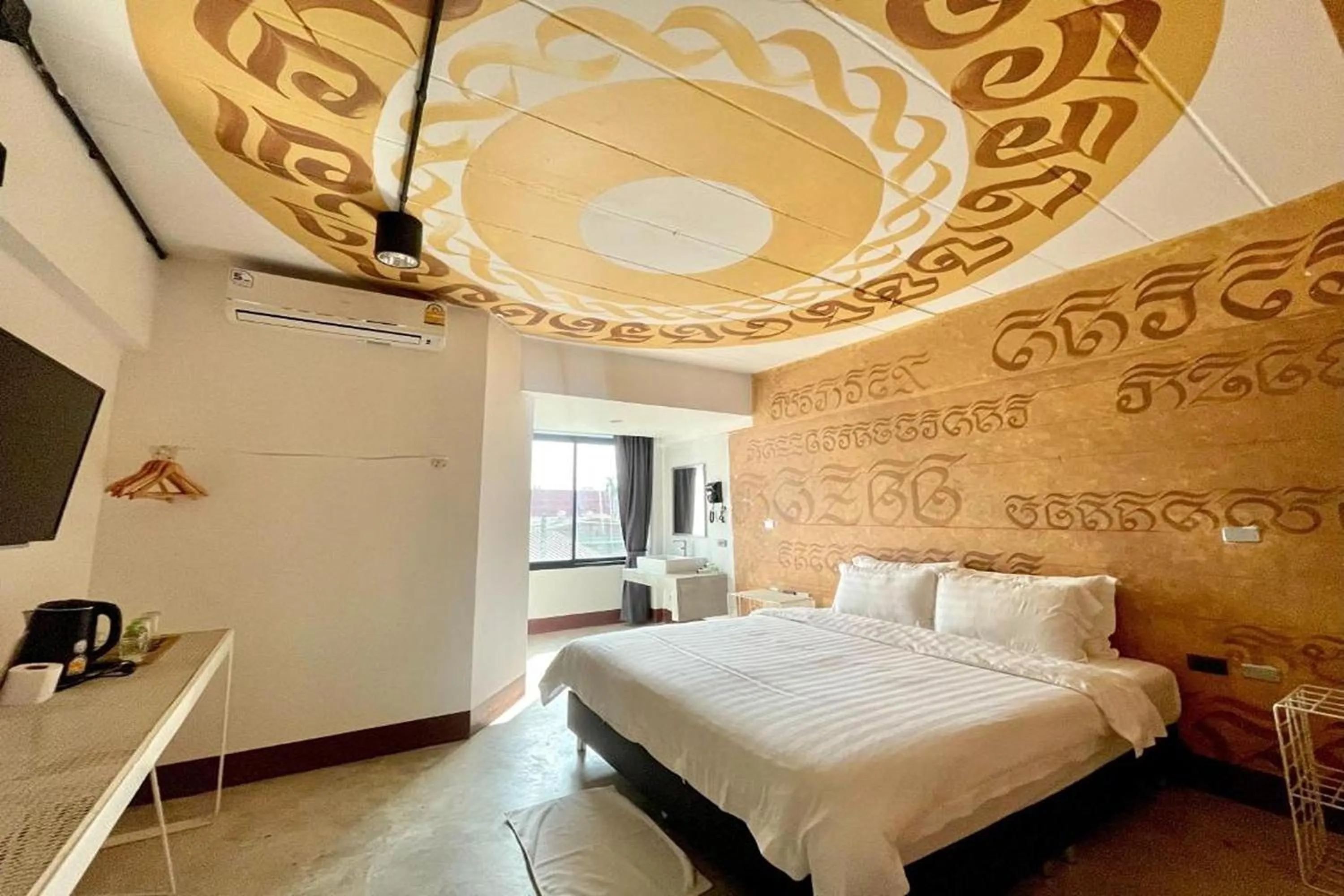 Photo of the whole room, Bed in BW Studios thai art style