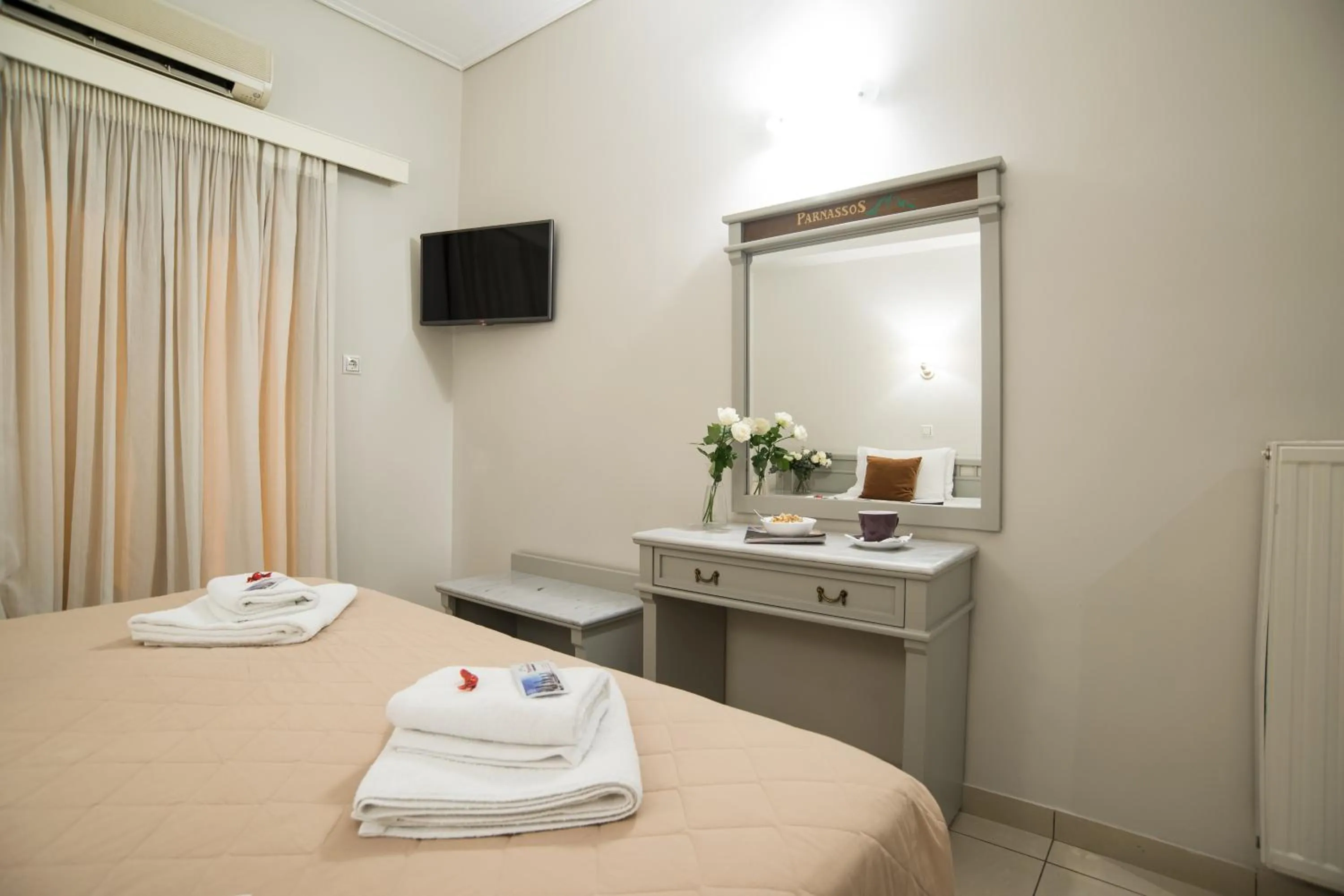 Bed in Parnassos Delphi Hotel