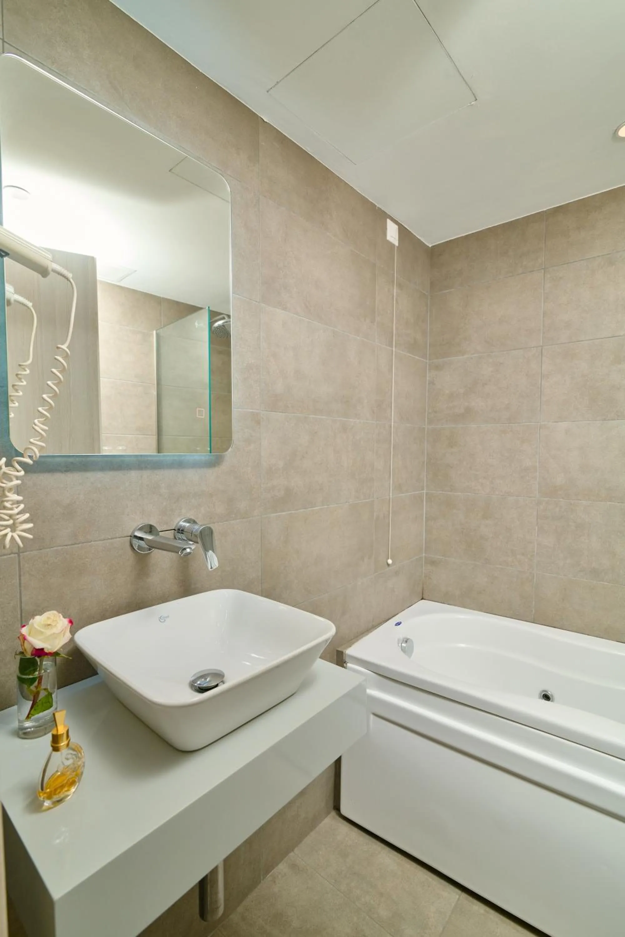 Bathroom in Parnassos Delphi Hotel