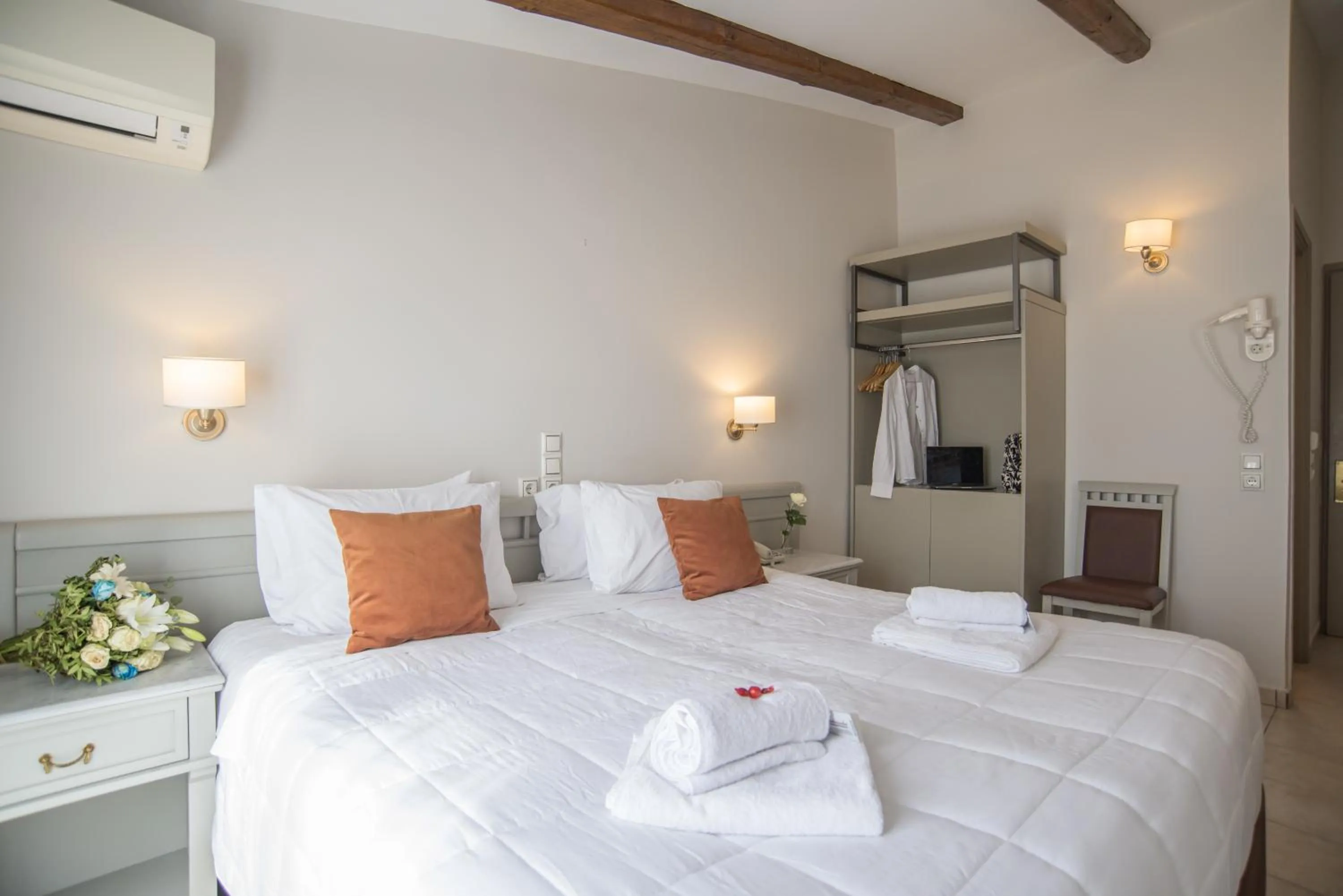 Bed in Parnassos Delphi Hotel