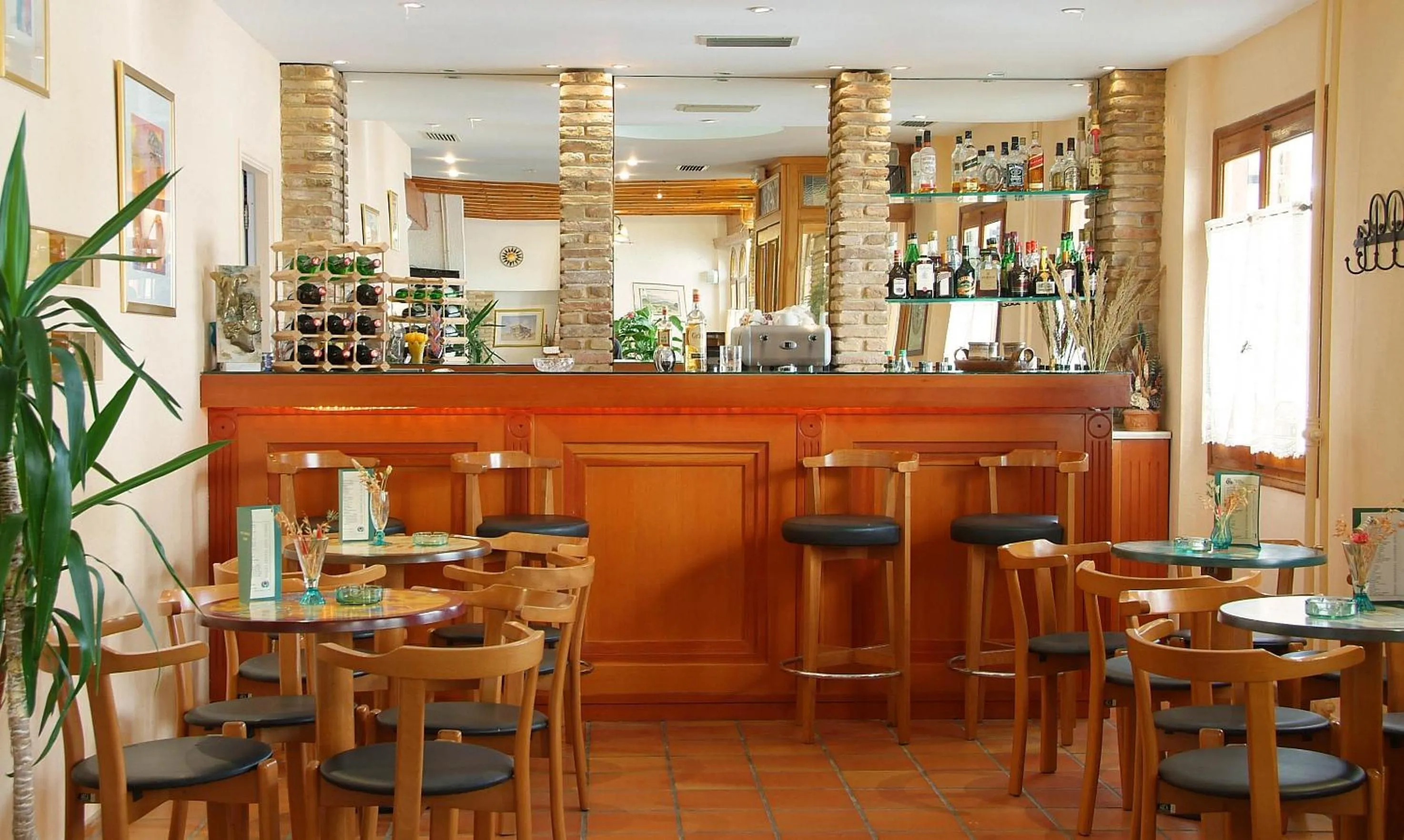 Lounge or bar in Acropole Delphi City Hotel