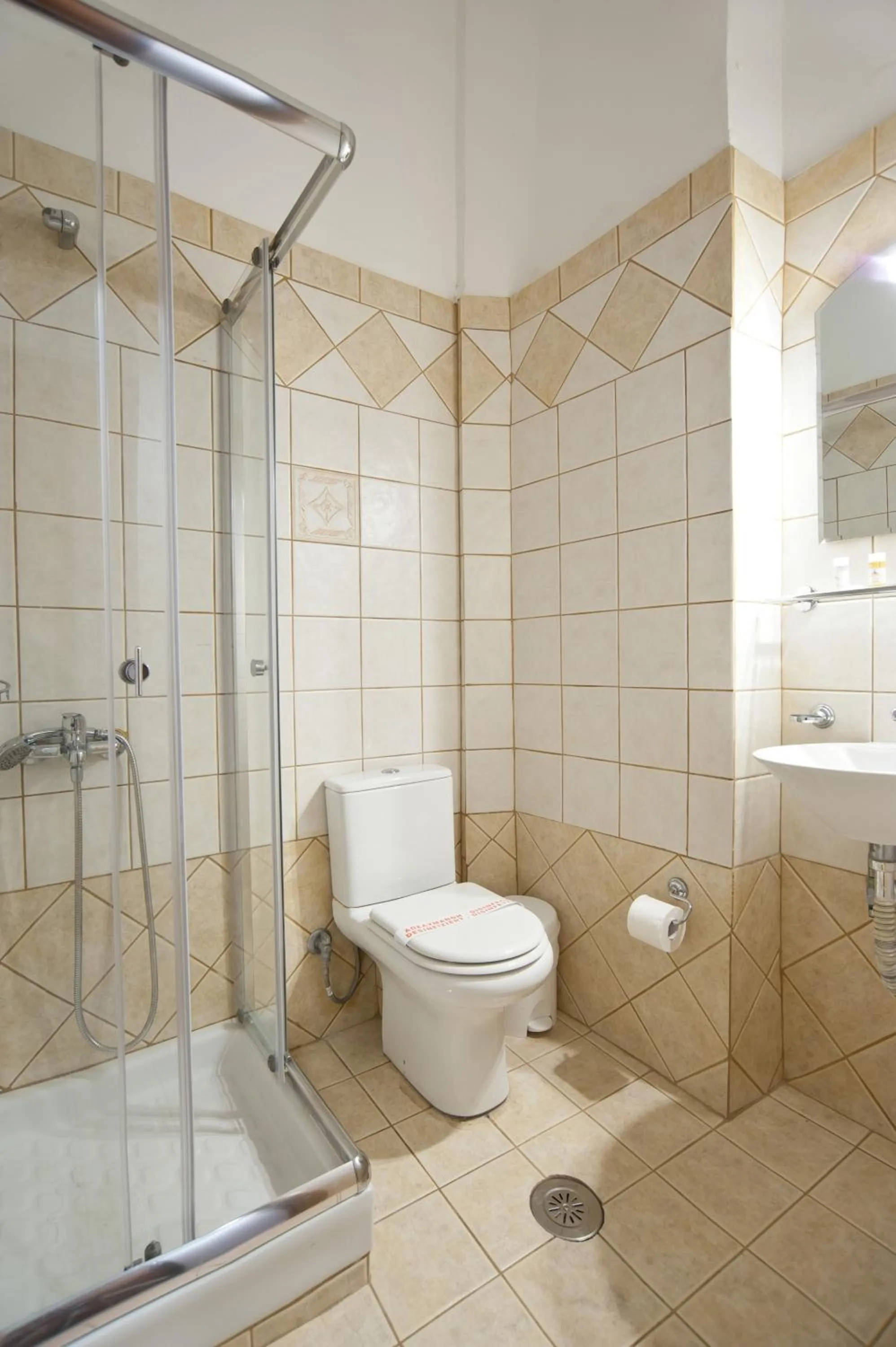 Bathroom in Acropole Delphi City Hotel