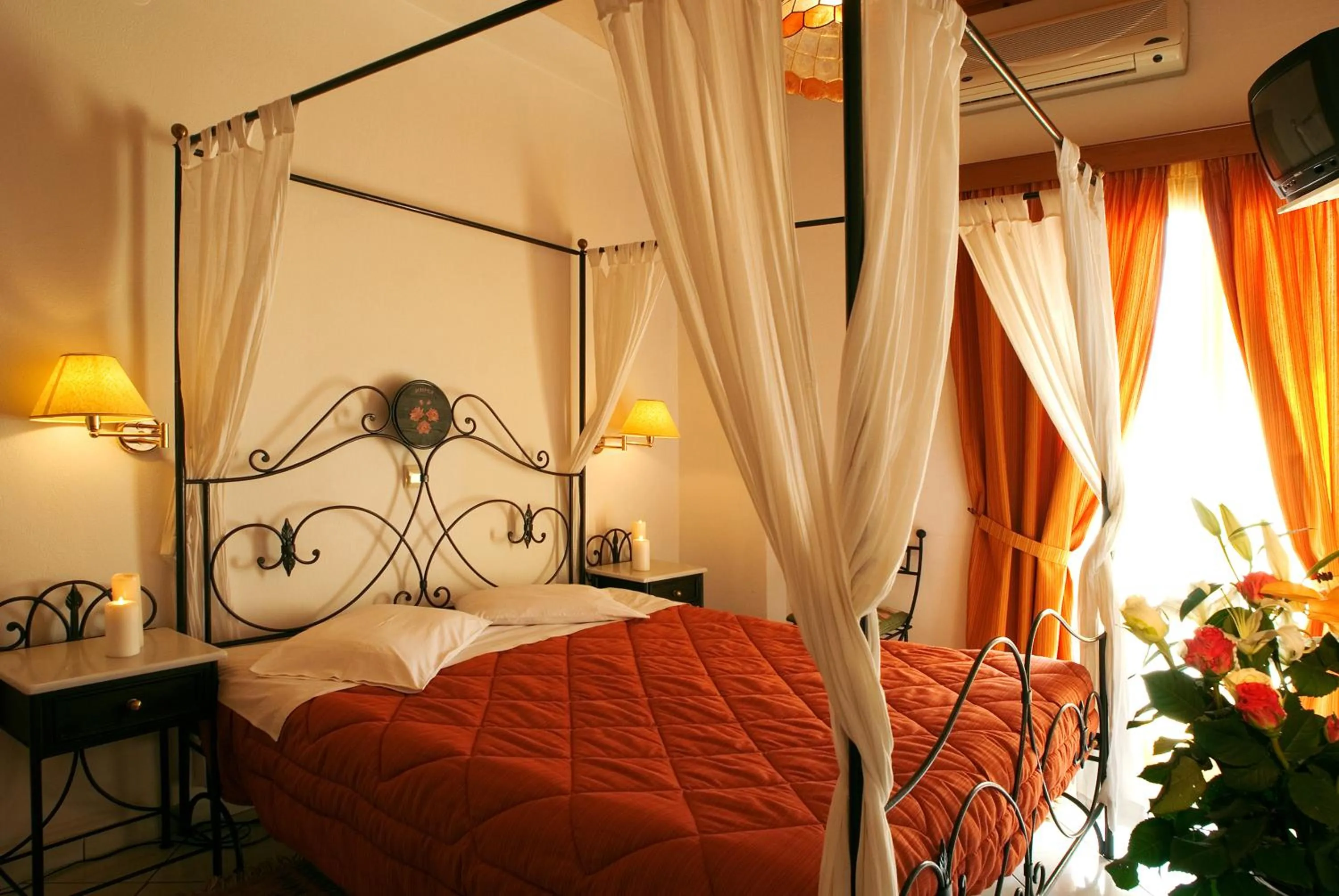 Bed in Acropole Delphi City Hotel