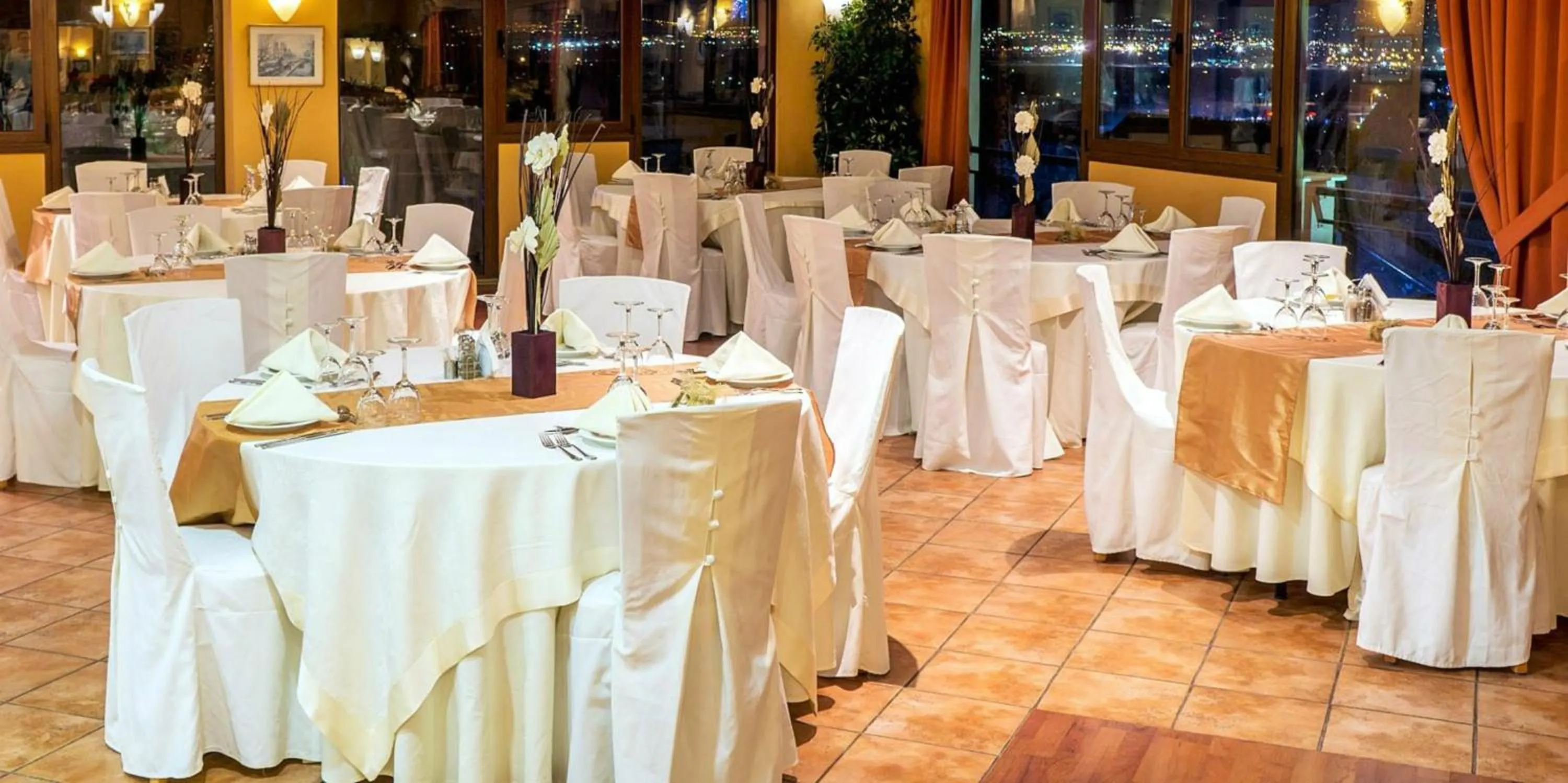 Restaurant/places to eat in Ambassador Hotel Thessaloniki