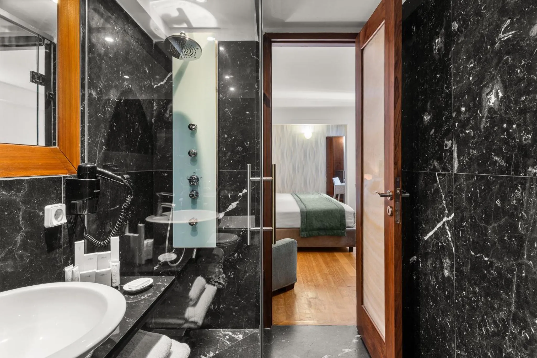 Bathroom in Athenaeum Eridanus Luxury Hotel