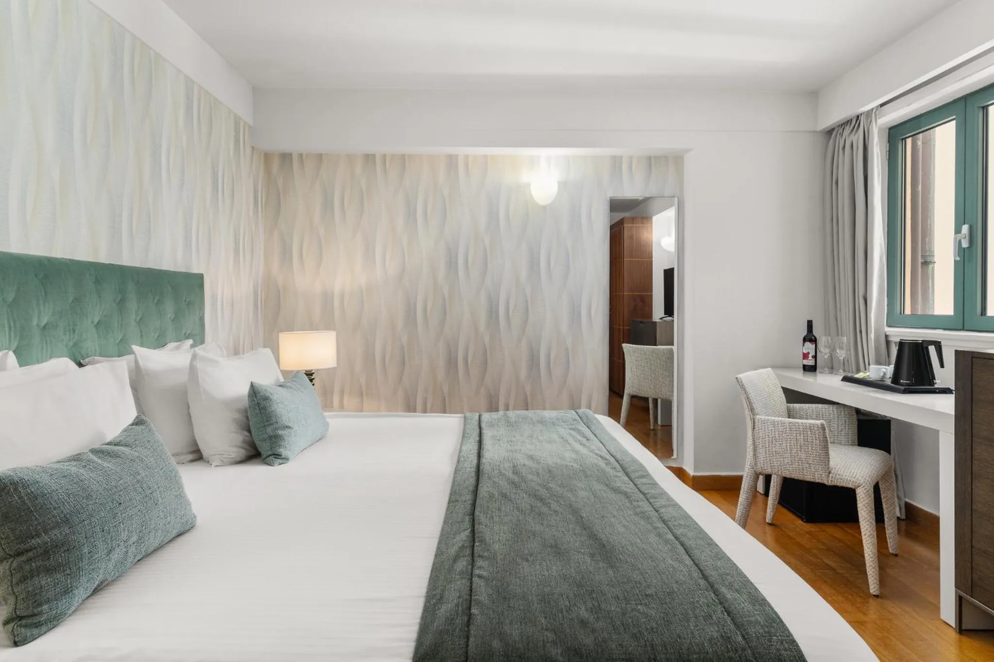 Bed in Athenaeum Eridanus Luxury Hotel