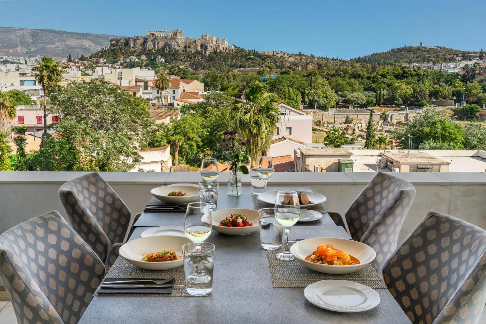 Dining area in Athenaeum Eridanus Luxury Hotel