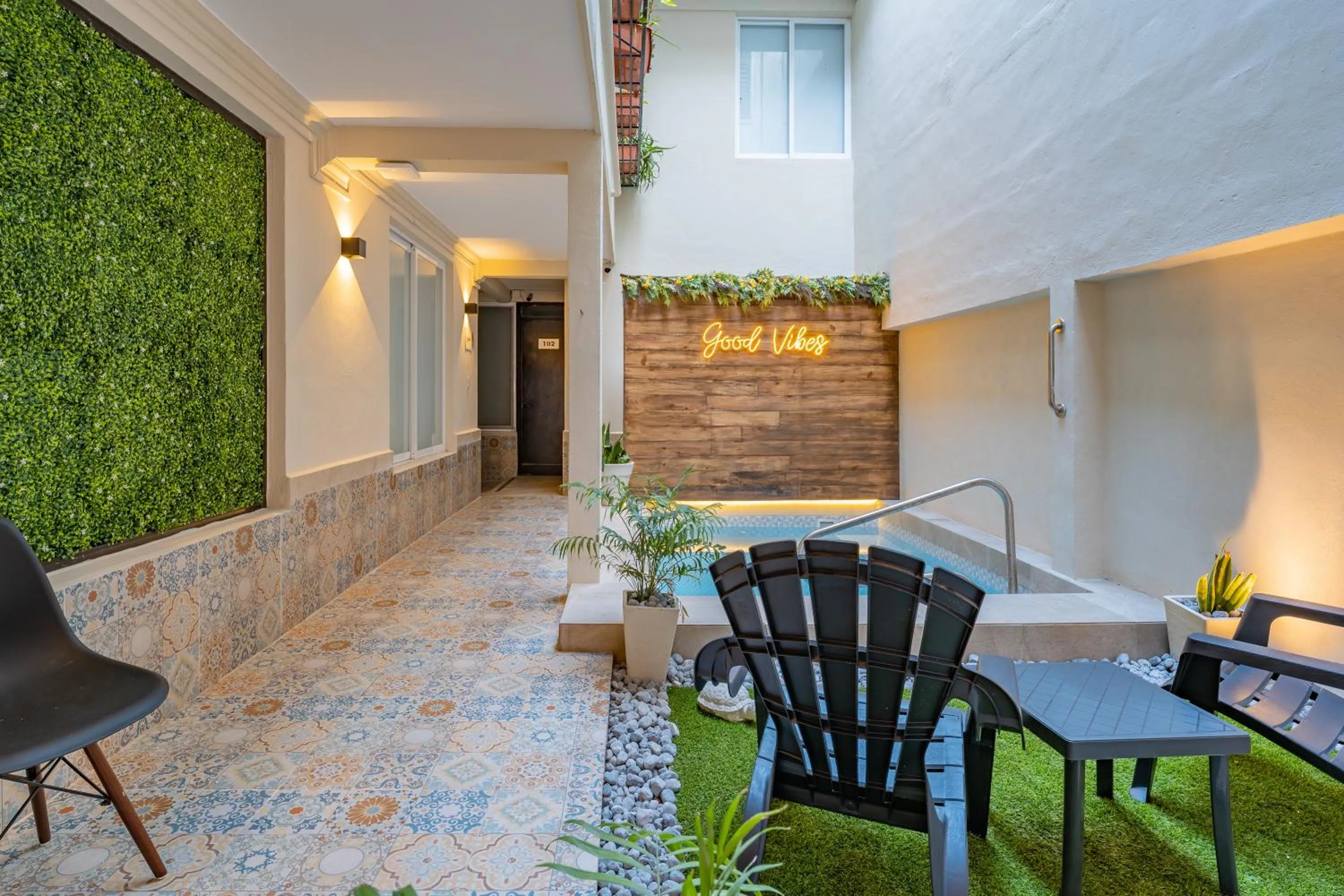 Swimming pool in Hotel Brisas 5a AV, Playa del Carmen